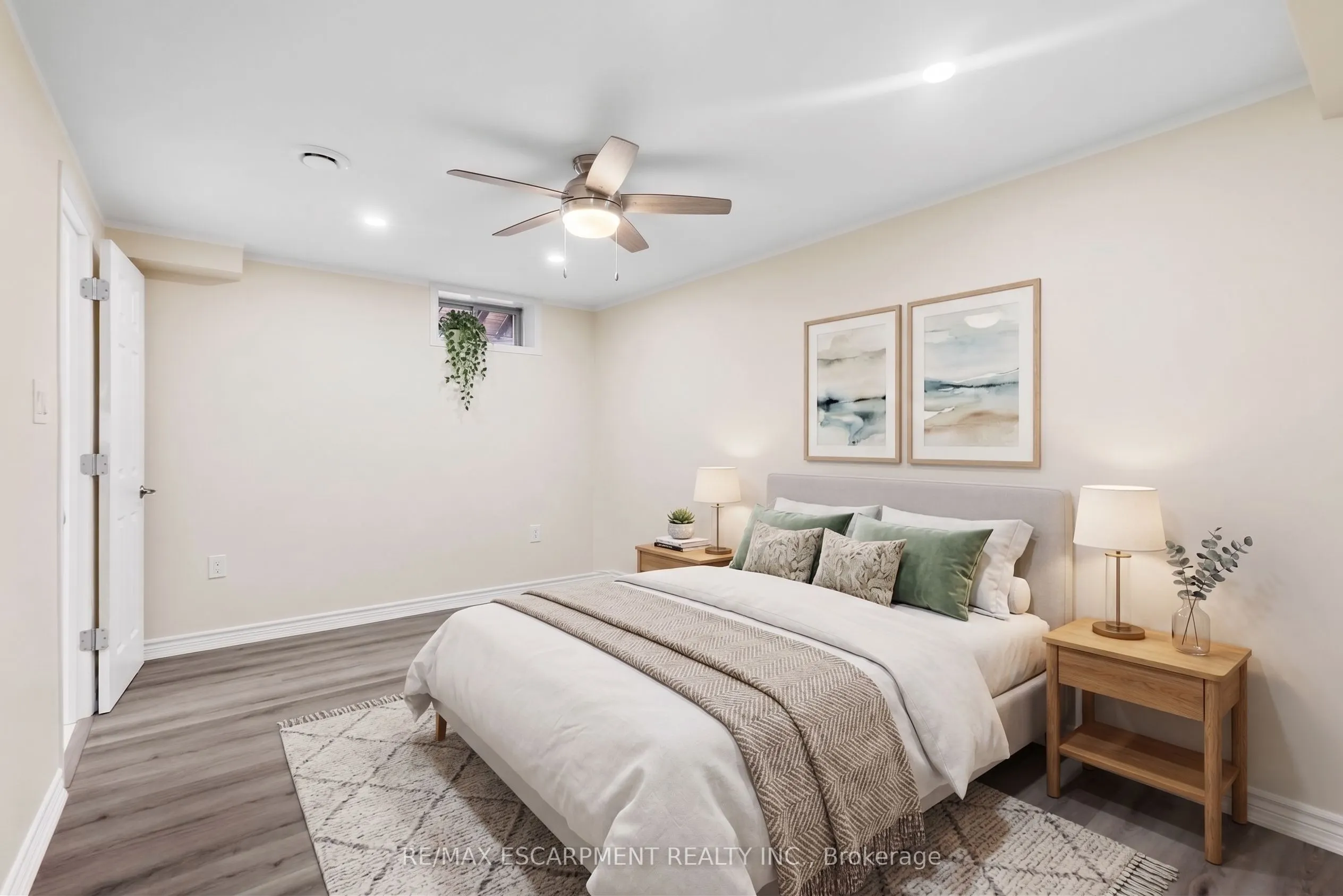 35 Royal Coachman Way