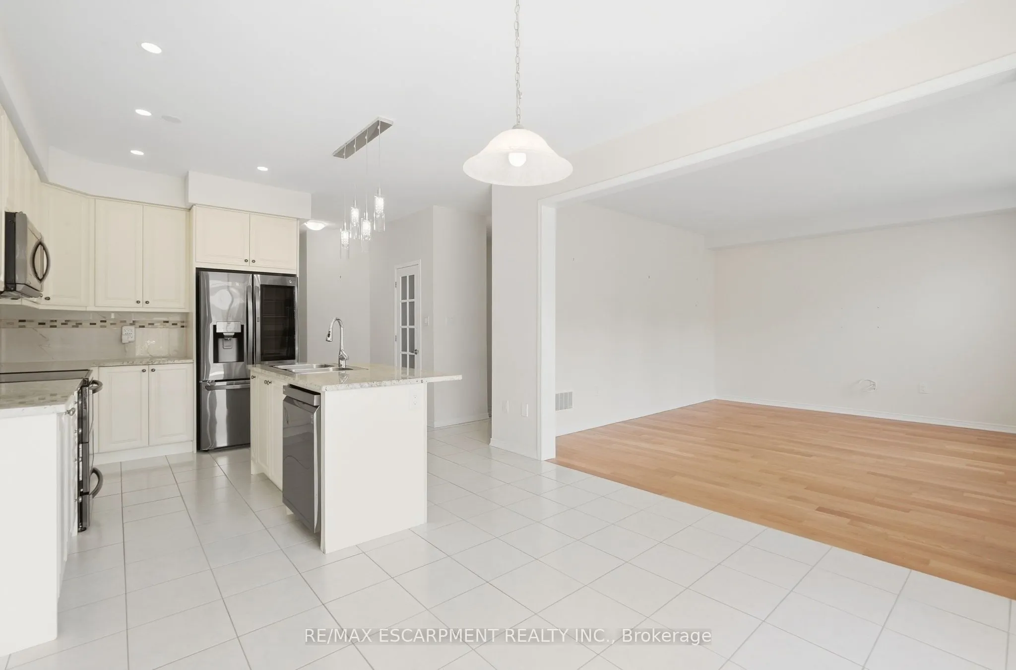 35 Royal Coachman Way