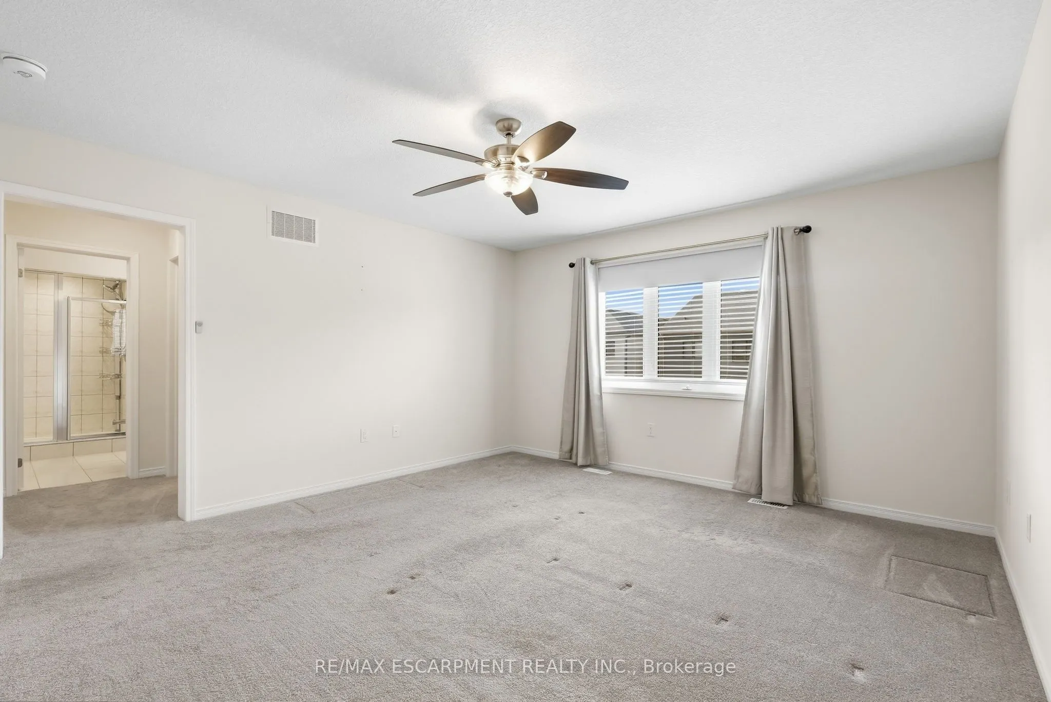 35 Royal Coachman Way