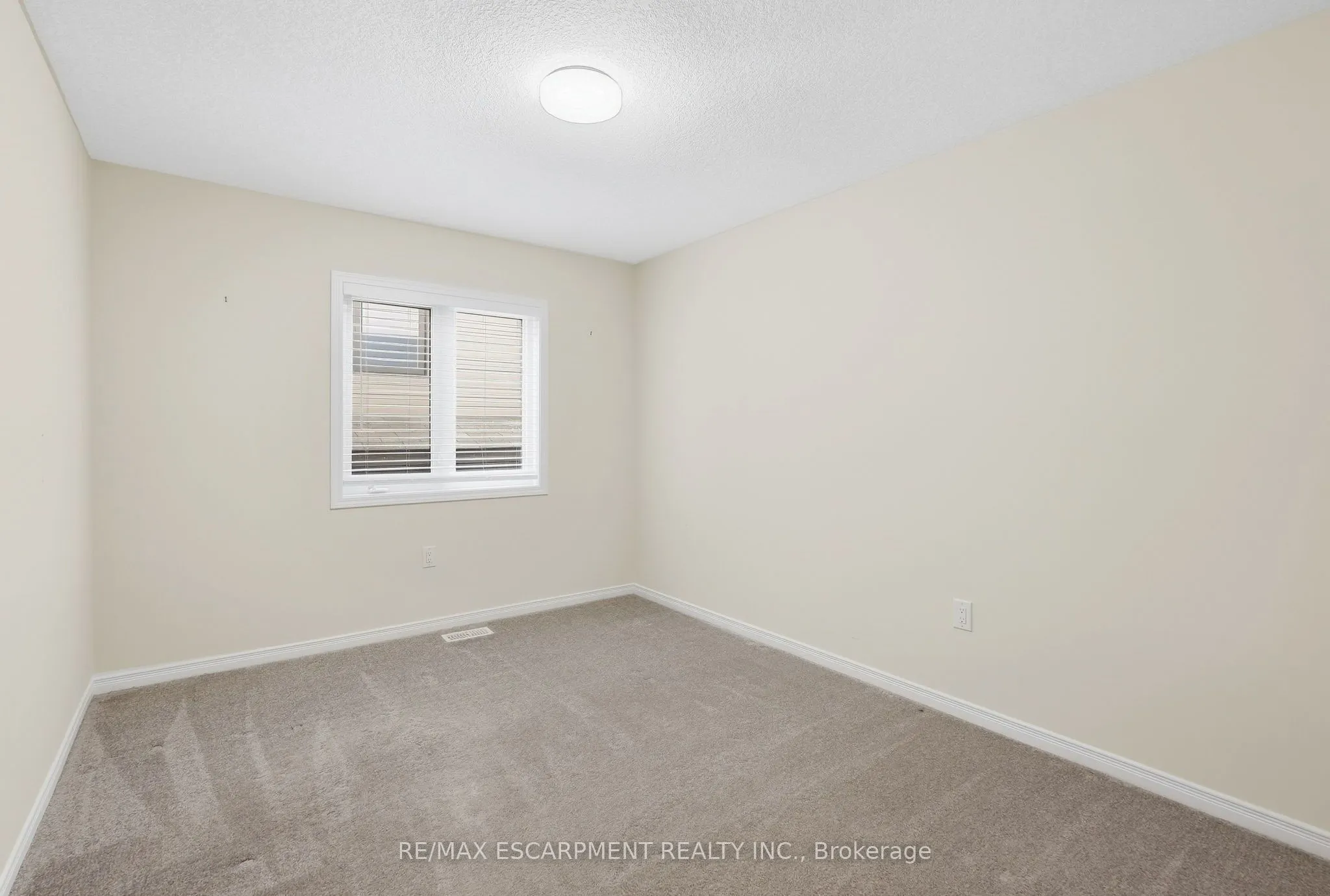 35 Royal Coachman Way