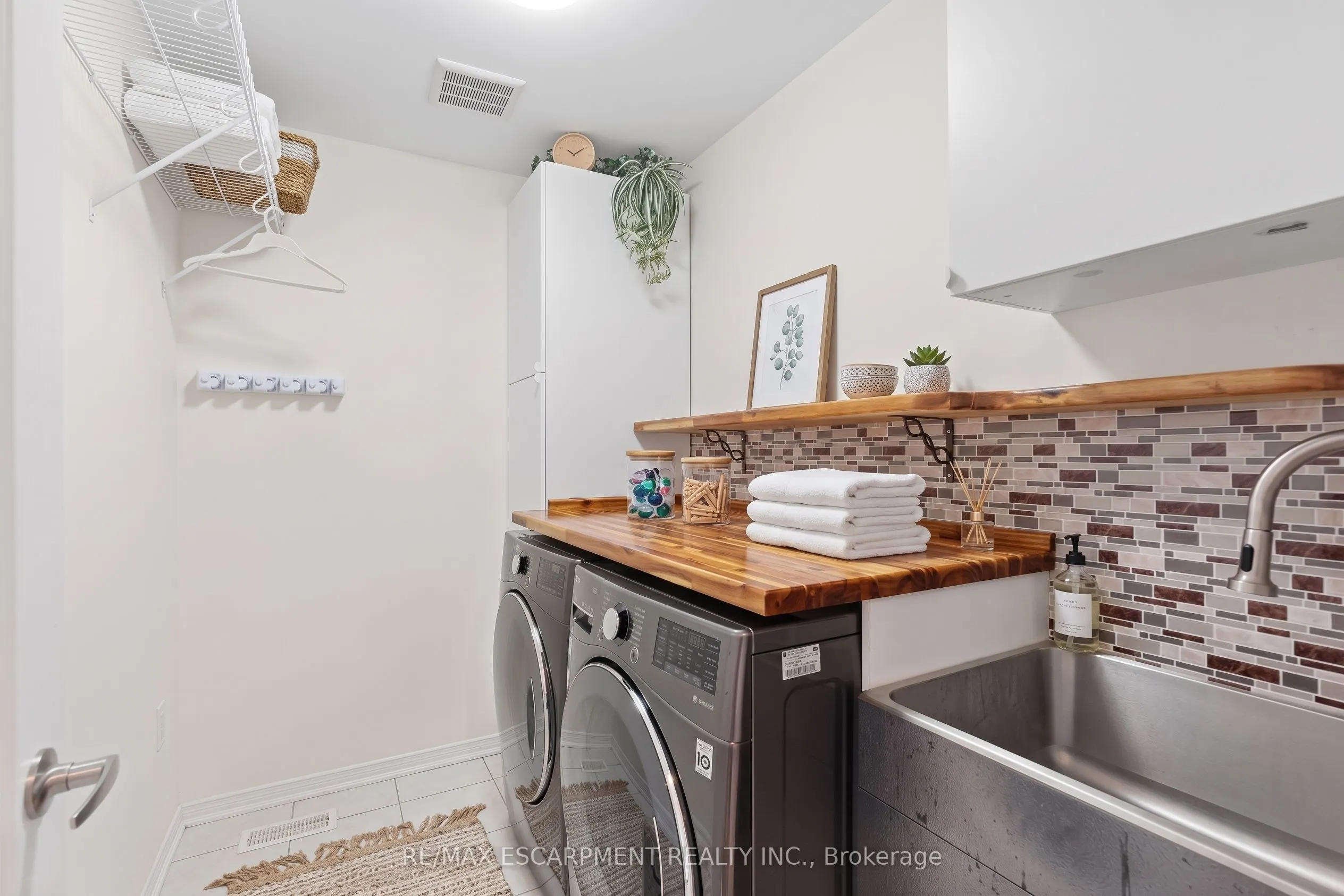35 Royal Coachman Way