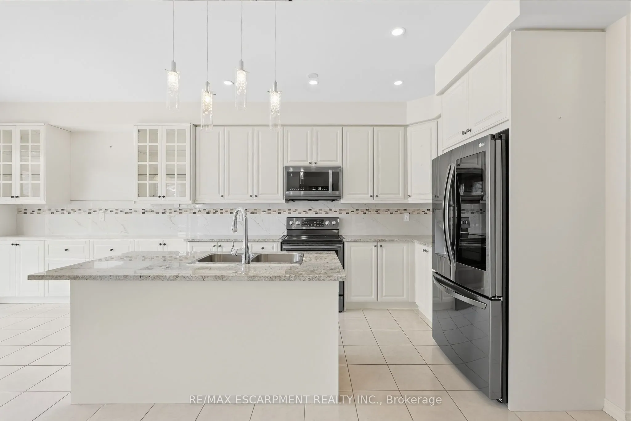 35 Royal Coachman Way
