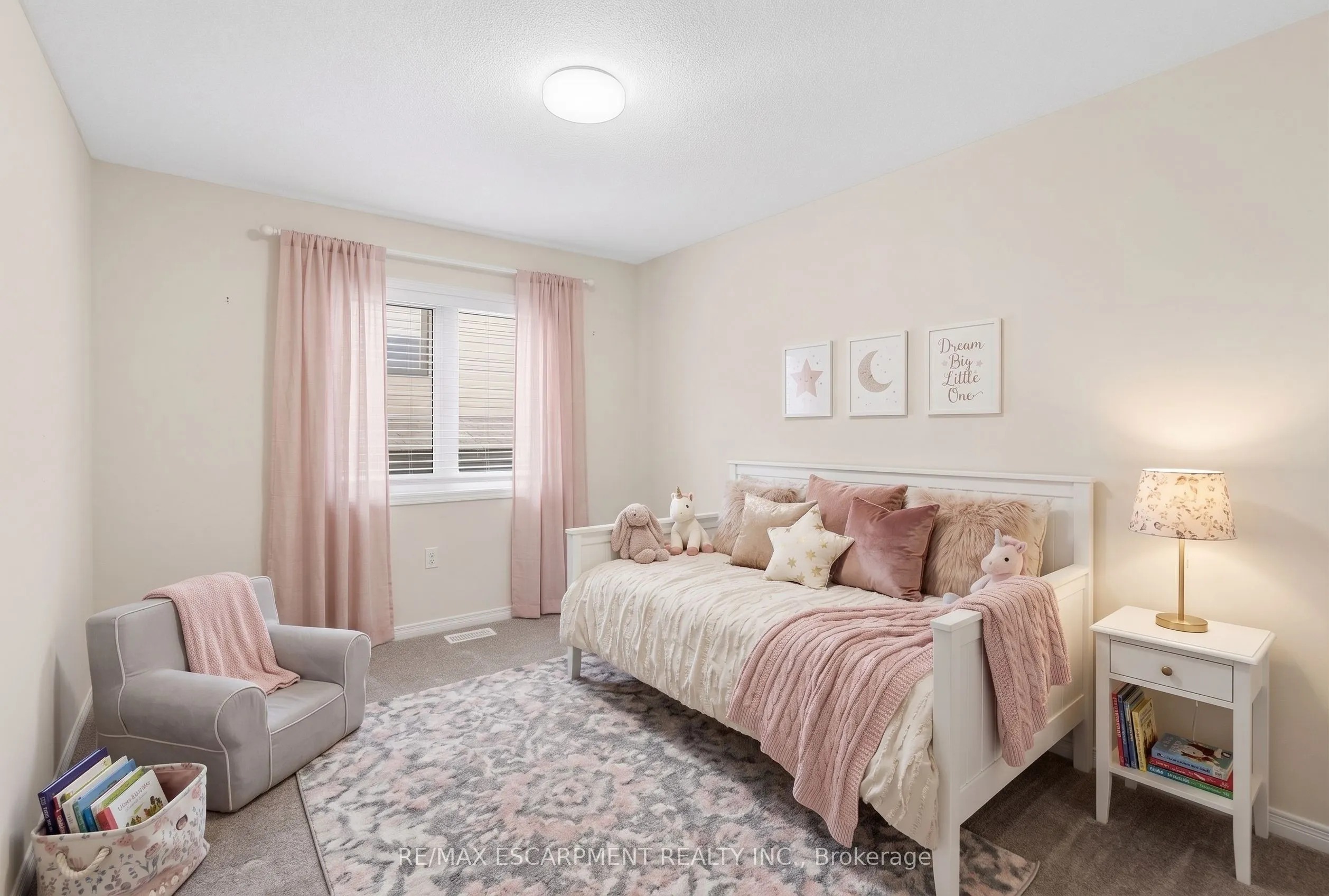 35 Royal Coachman Way