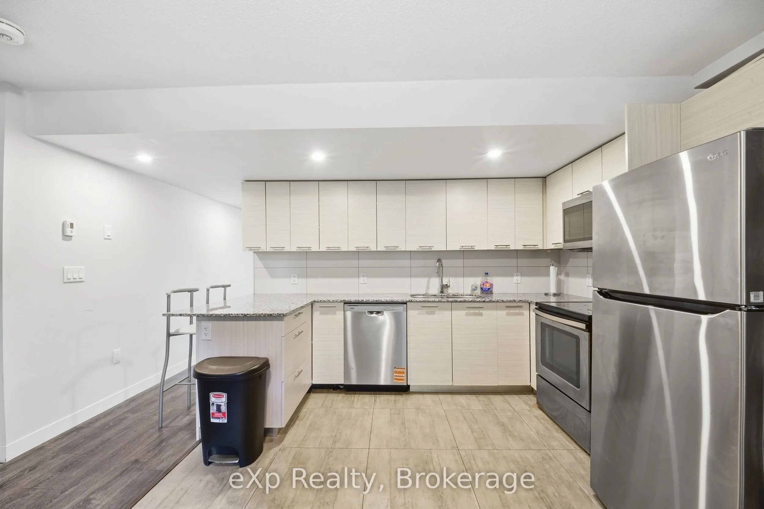 338 Albert Street #119