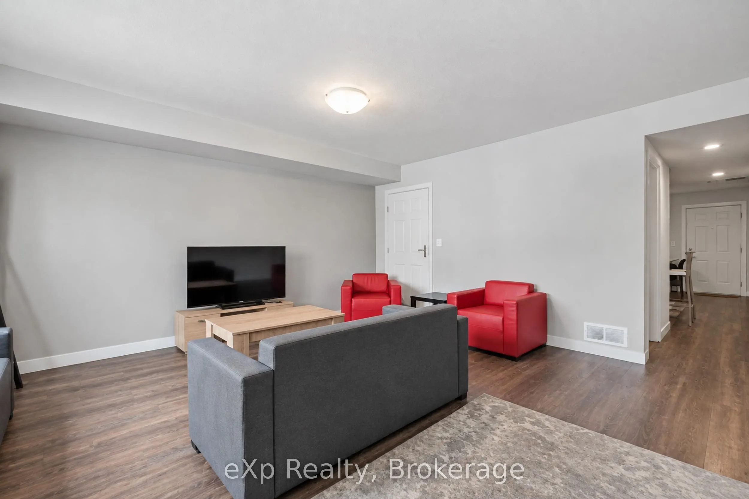 338 Albert Street #119
