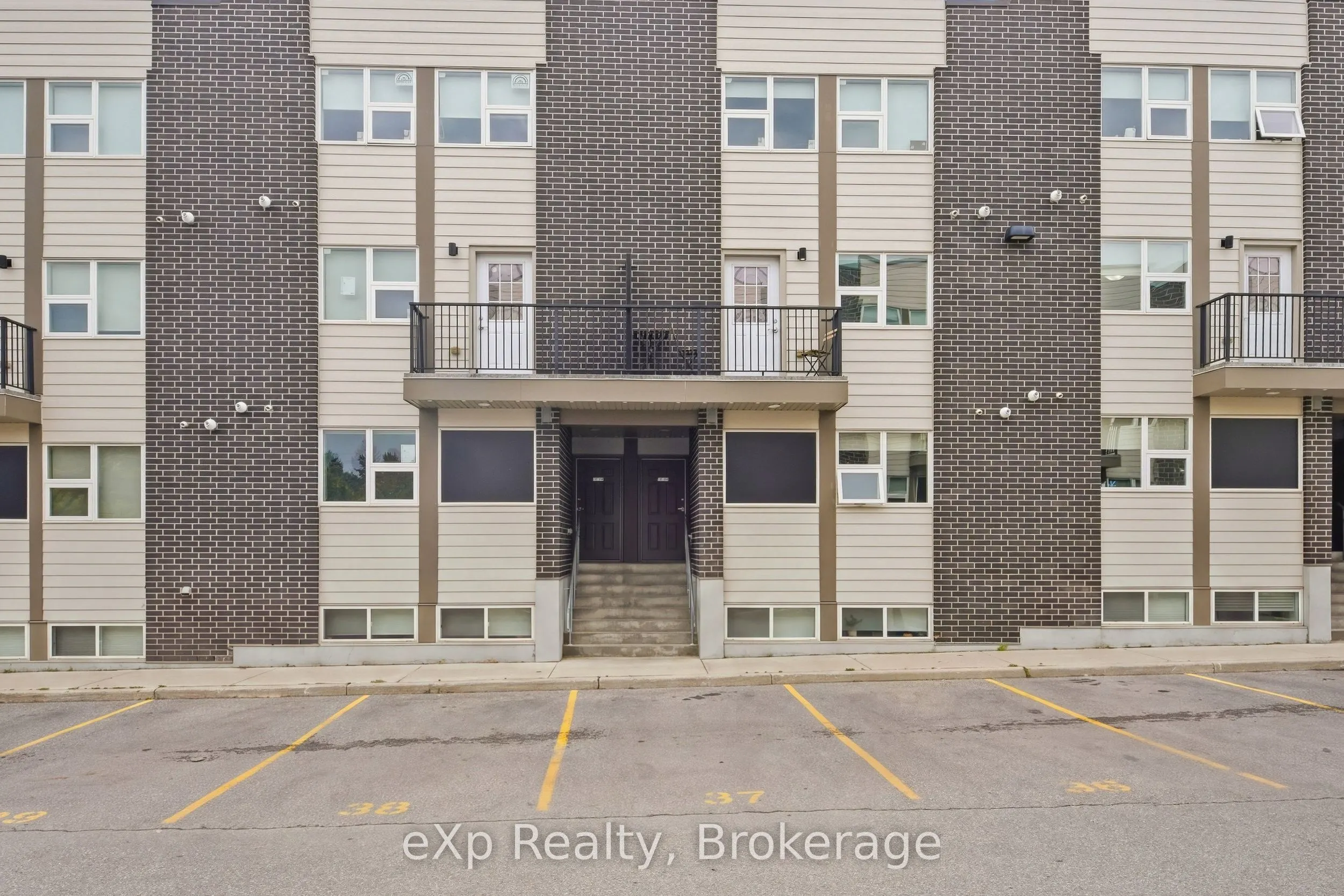 338 Albert Street #119