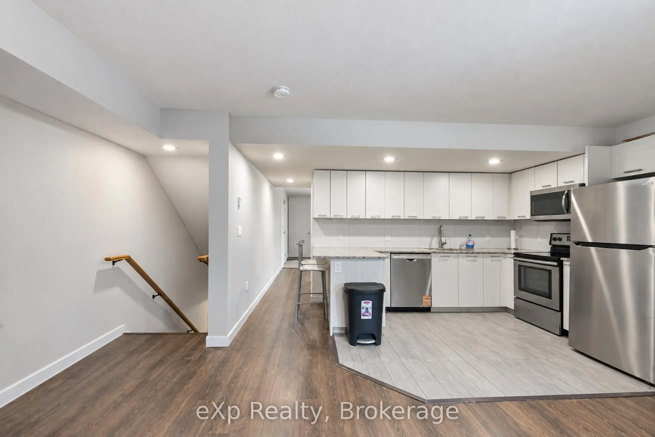 338 Albert Street #119