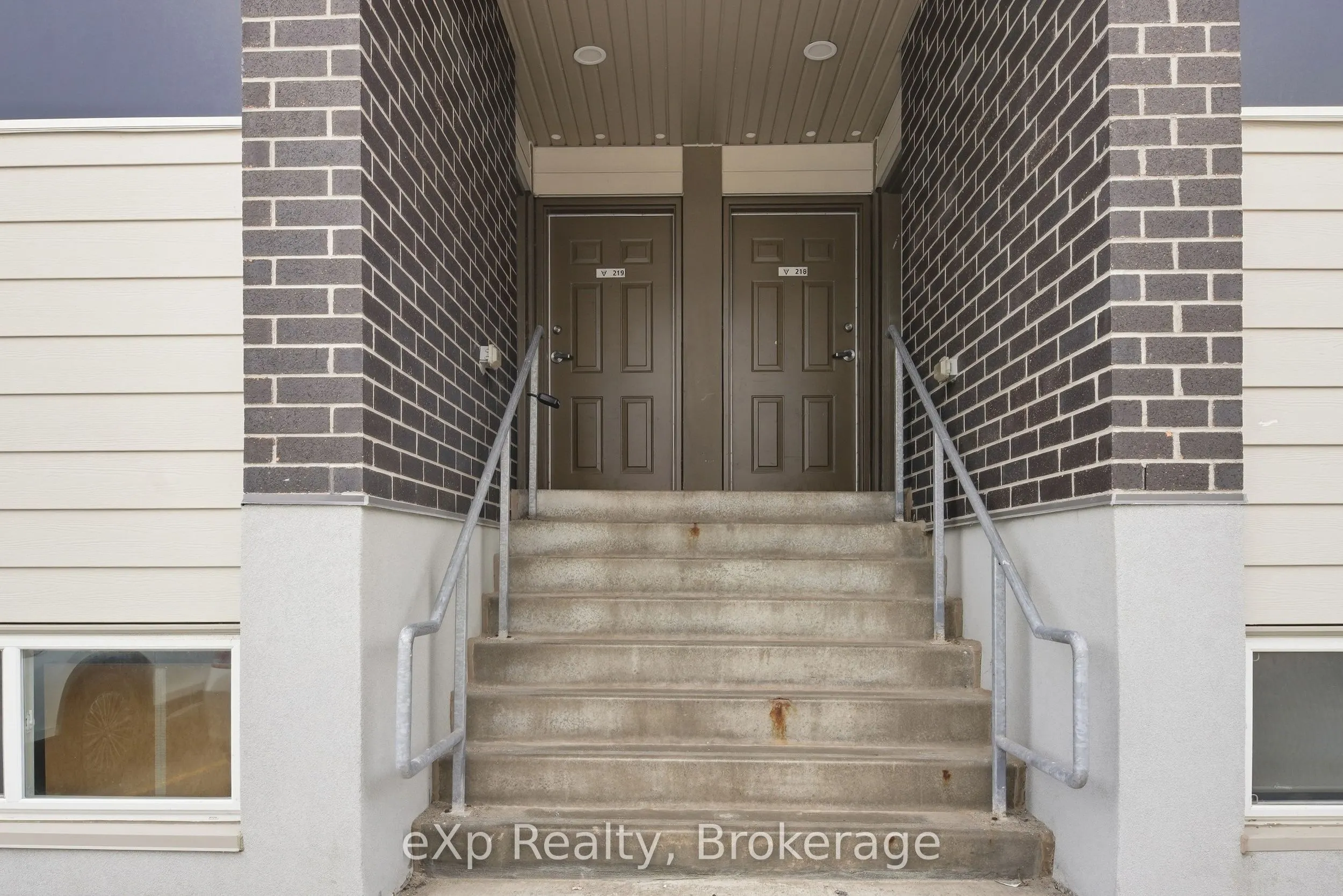 338 Albert Street #119