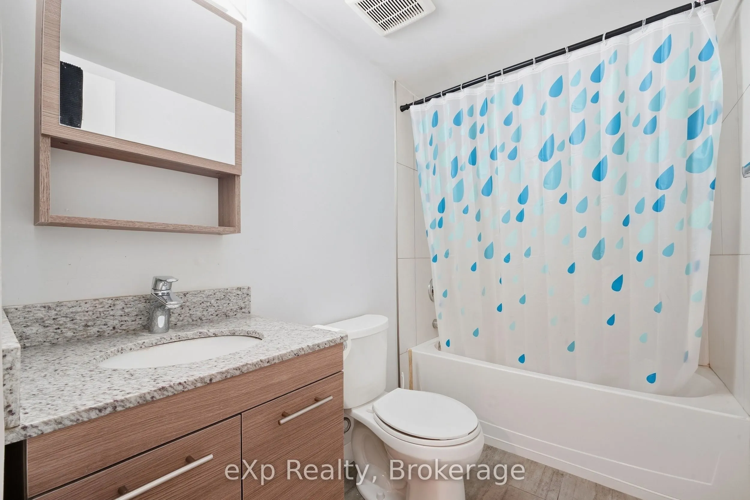 338 Albert Street #119