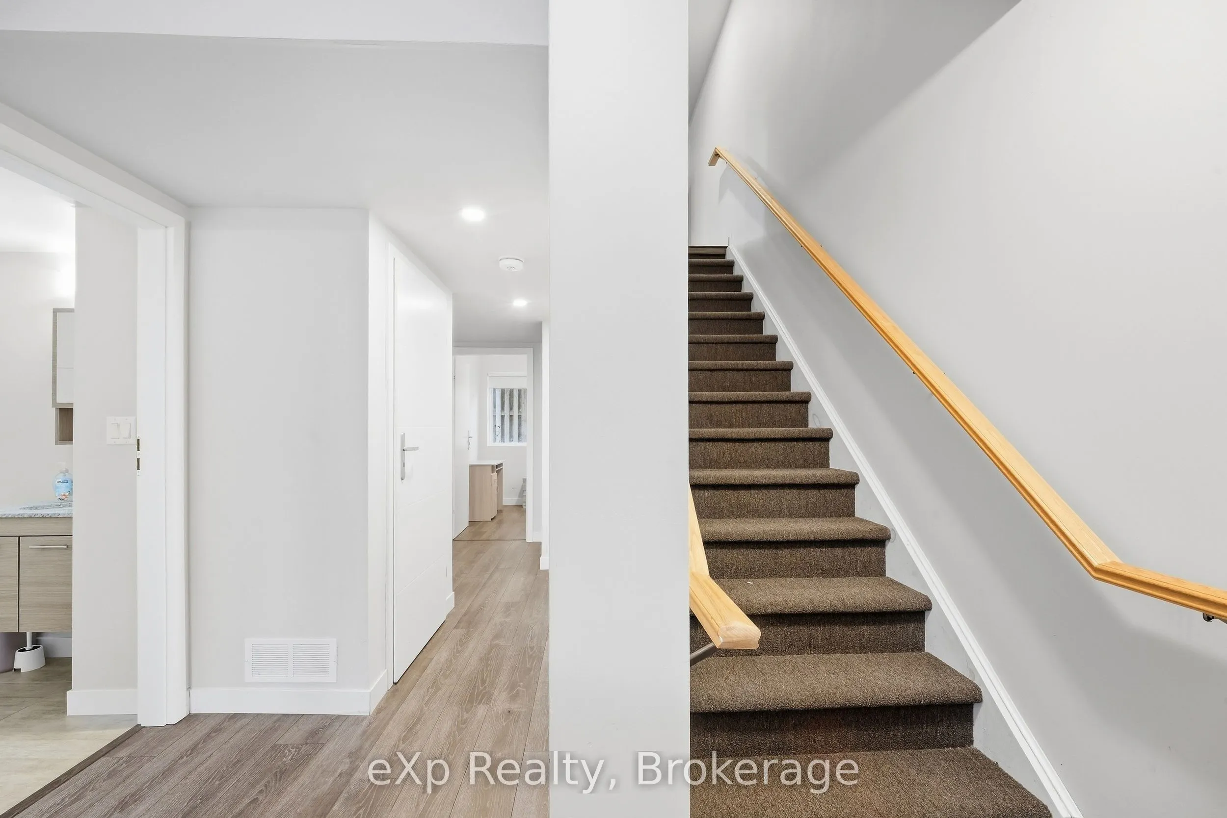 338 Albert Street #119