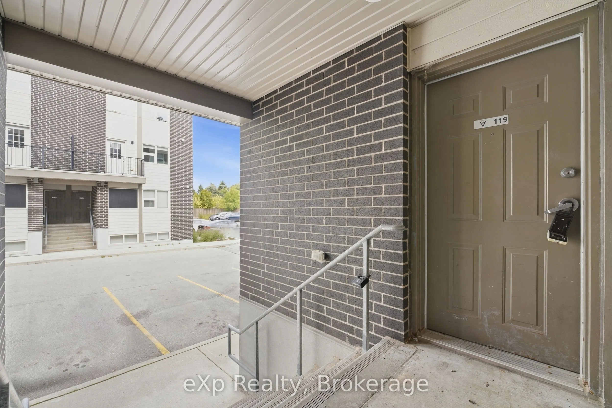 338 Albert Street #119