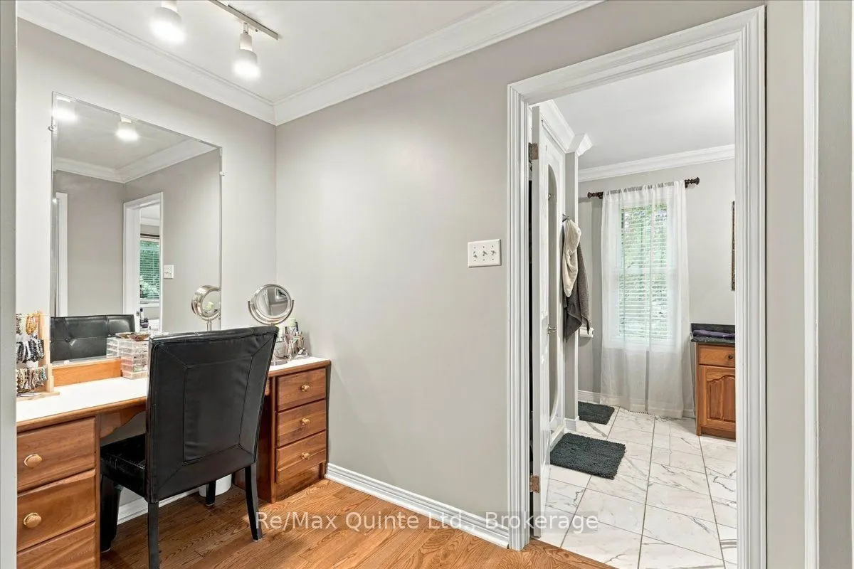 136 Bernard Long Road
