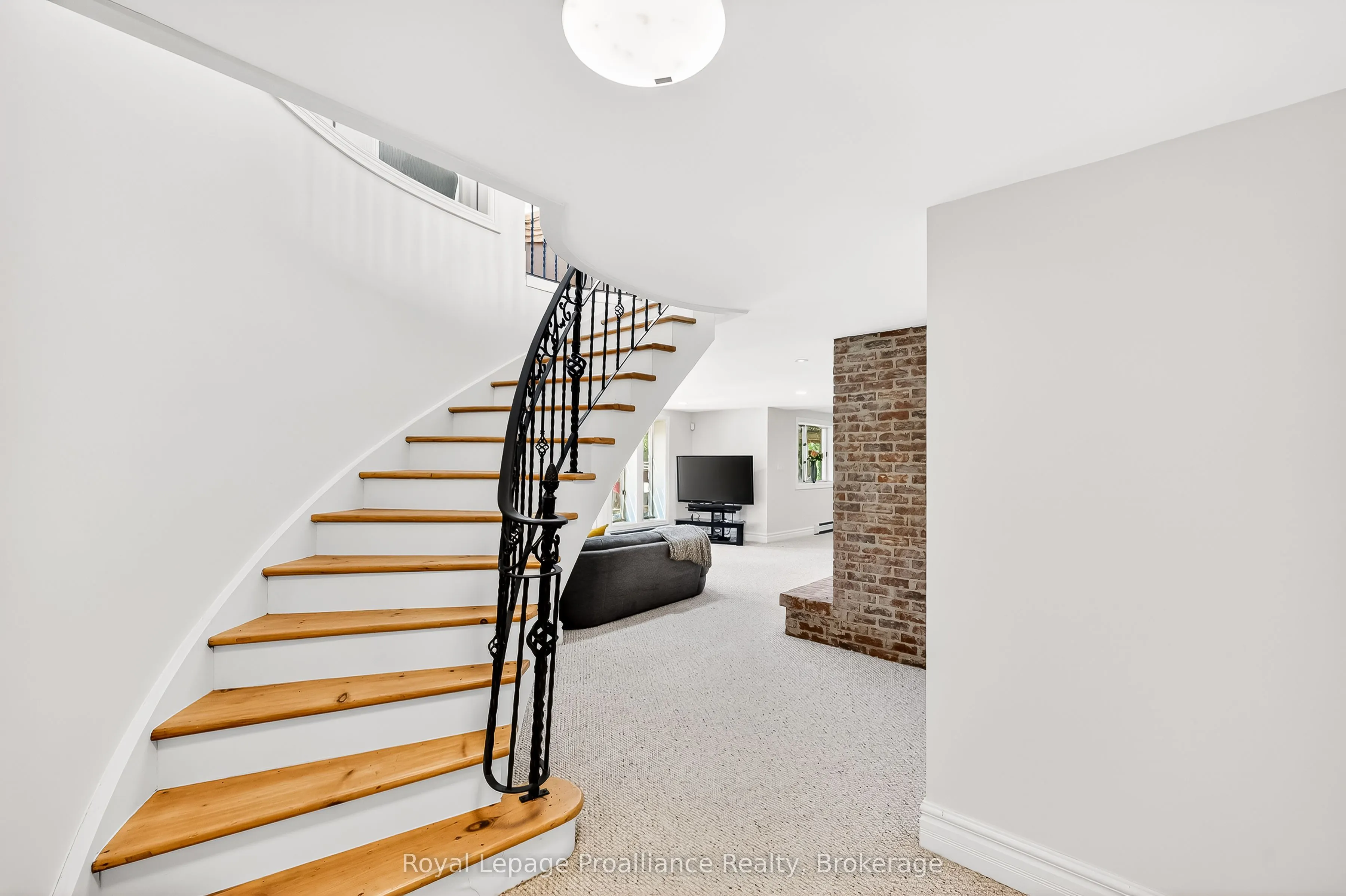 439 Oak Lake Road