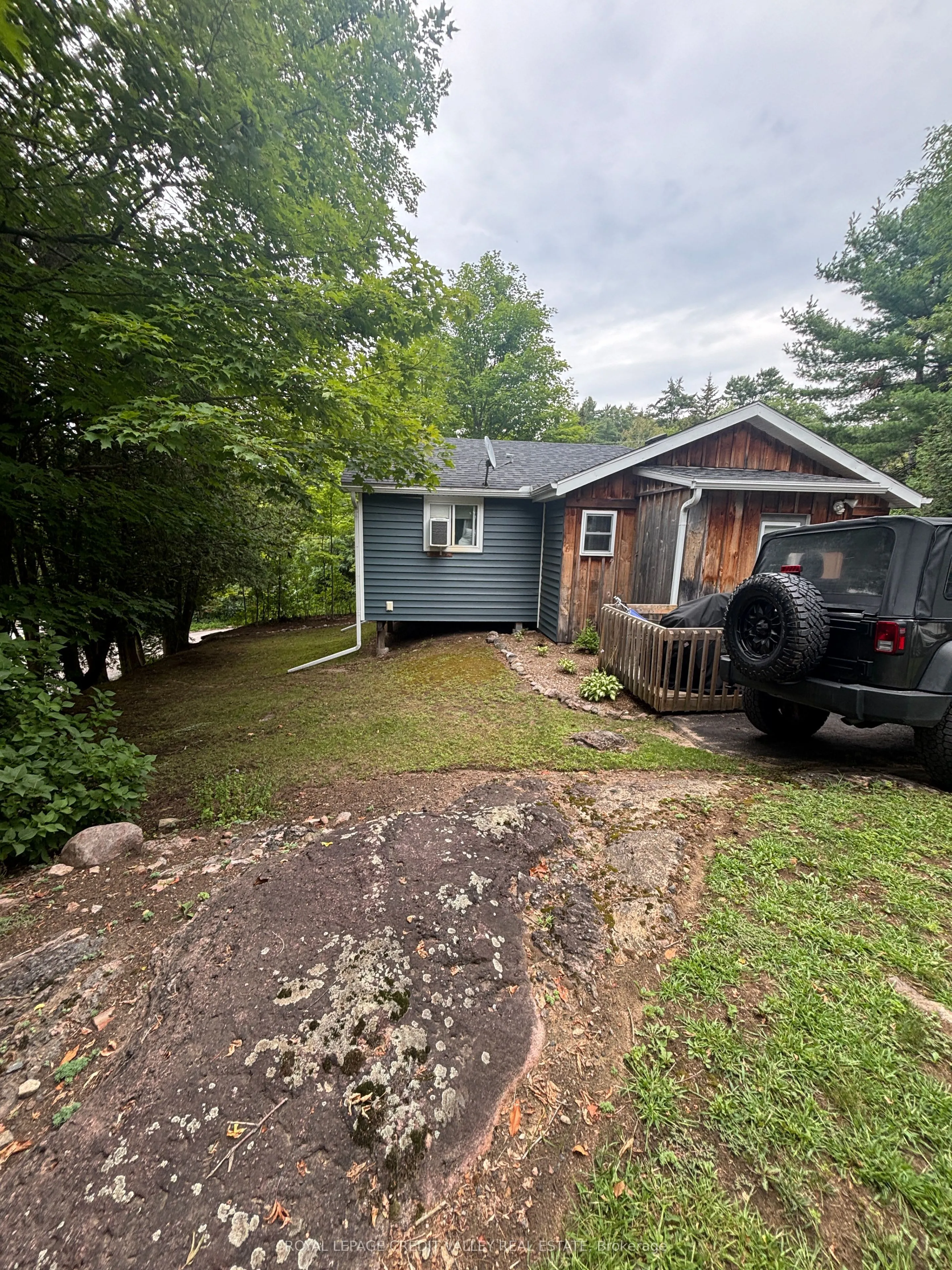 40 Cleak Avenue N