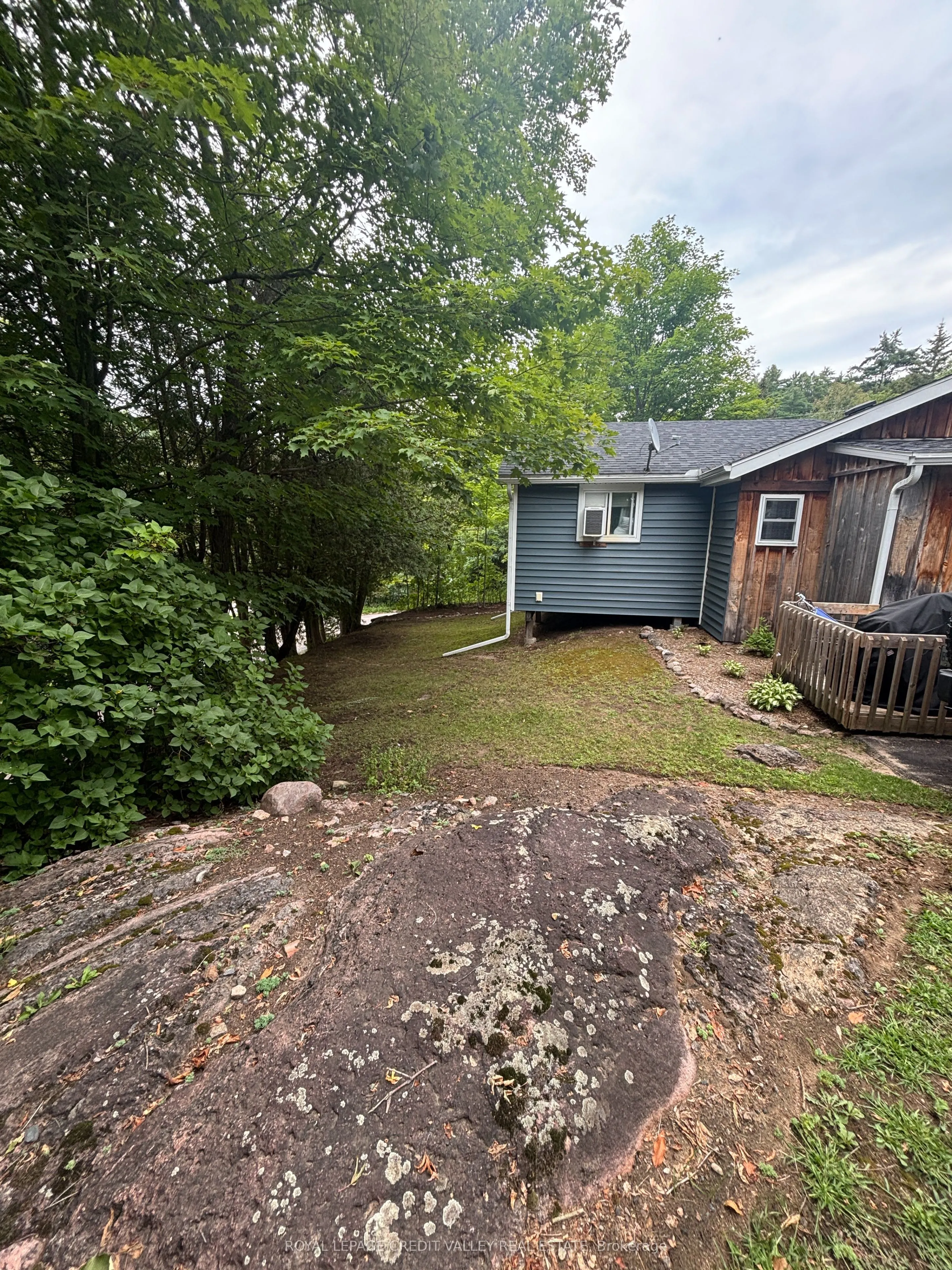 40 Cleak Avenue N