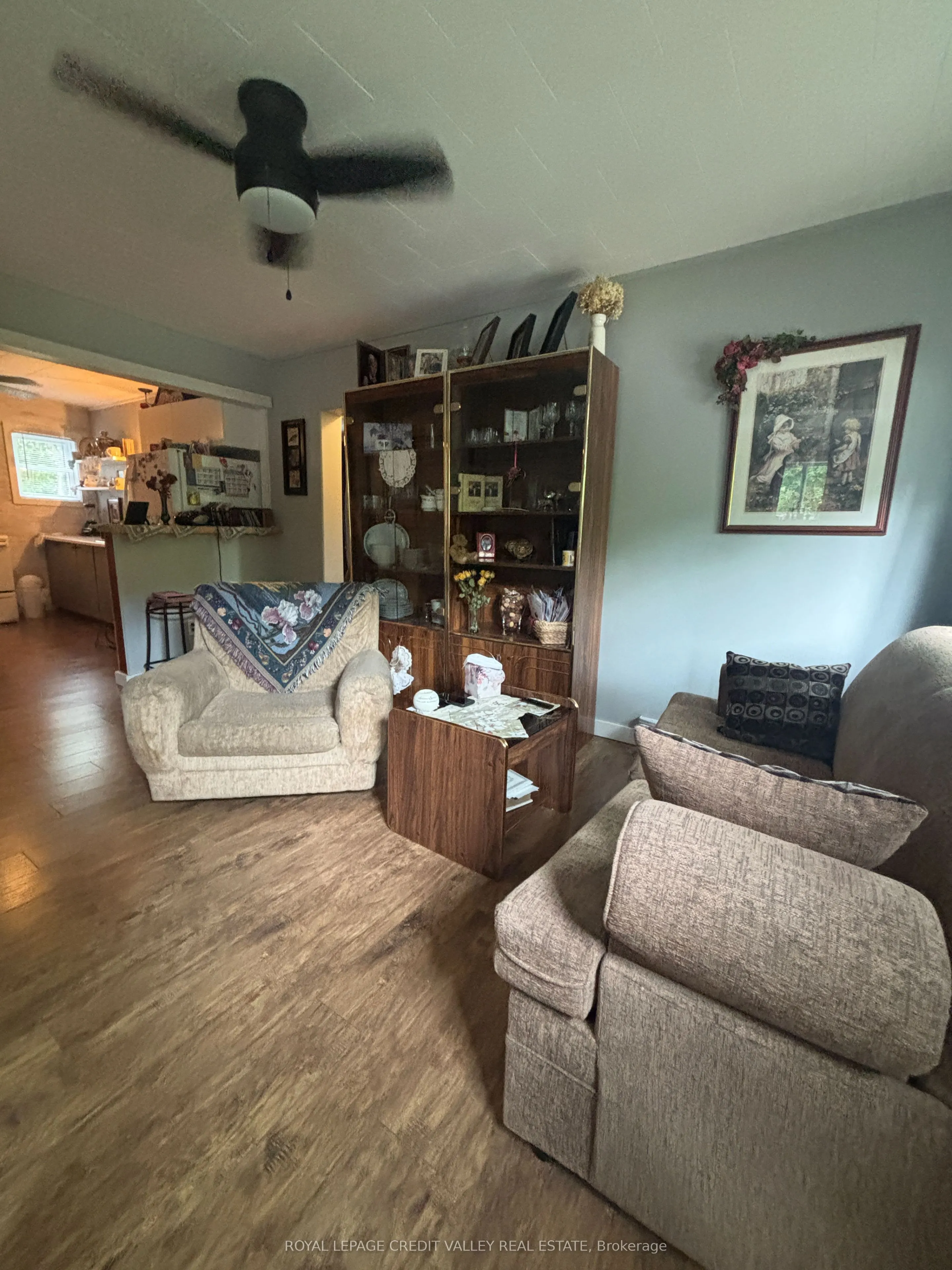 40 Cleak Avenue N