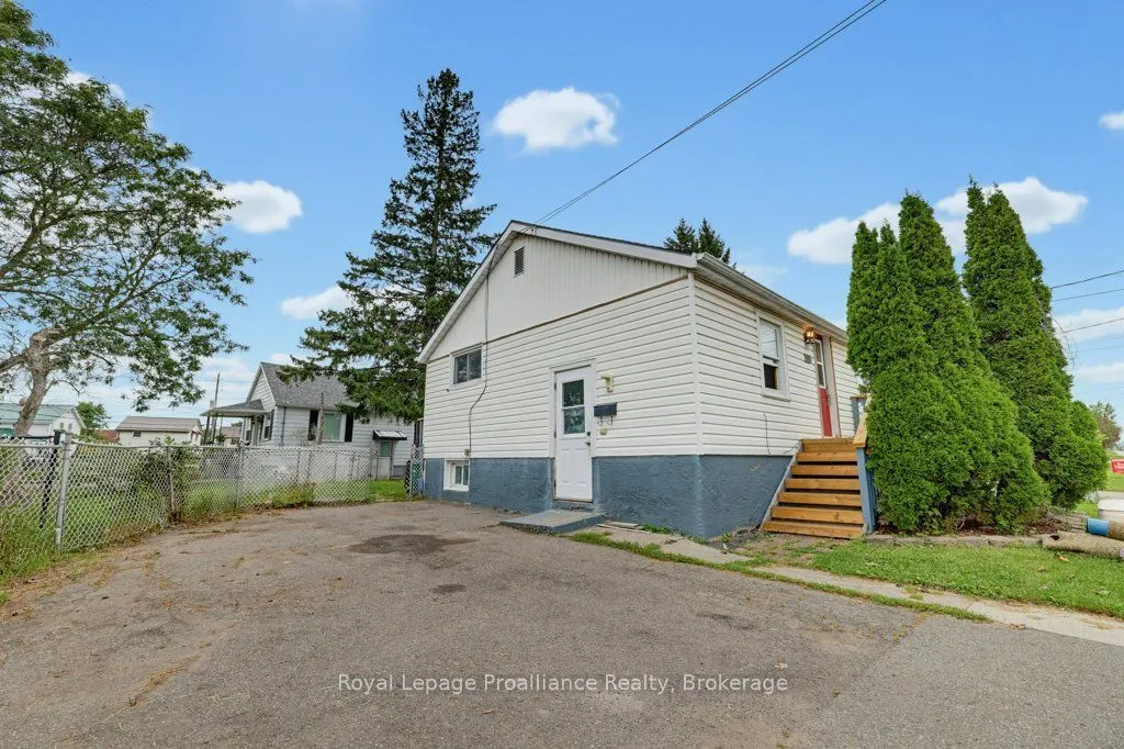 106 Yeomans Street