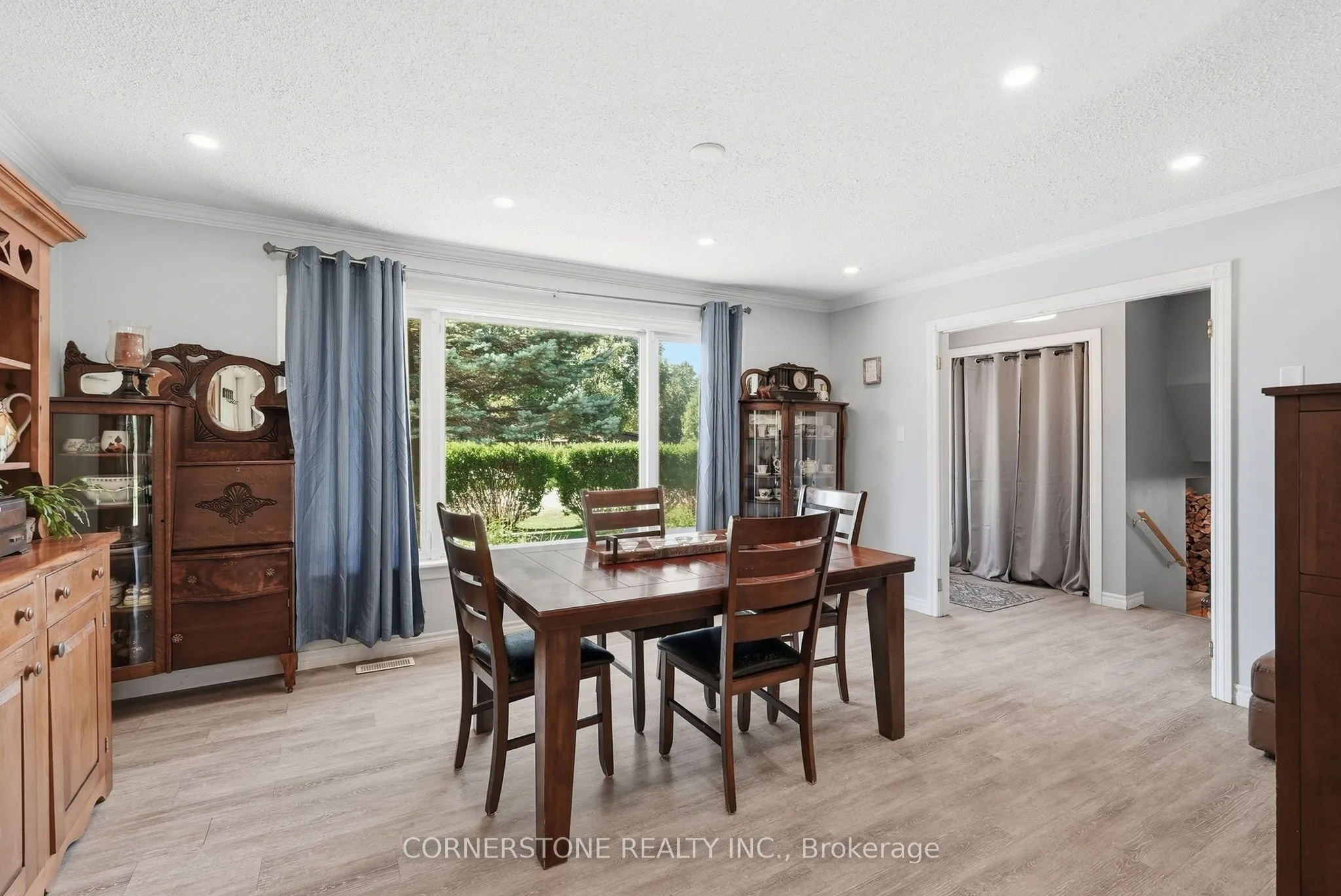 1 Grand Crescent