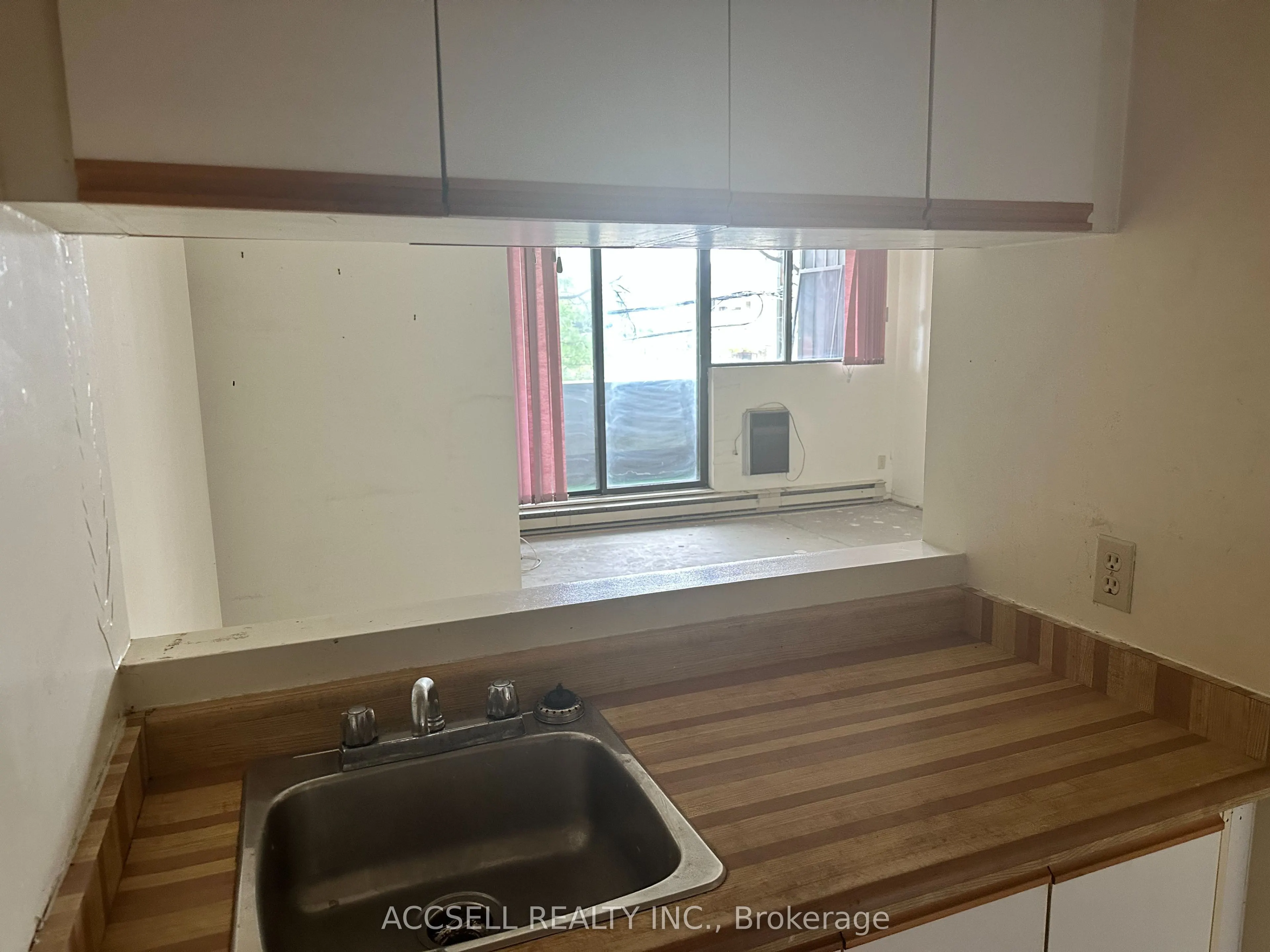 191 Parkdale Avenue #106