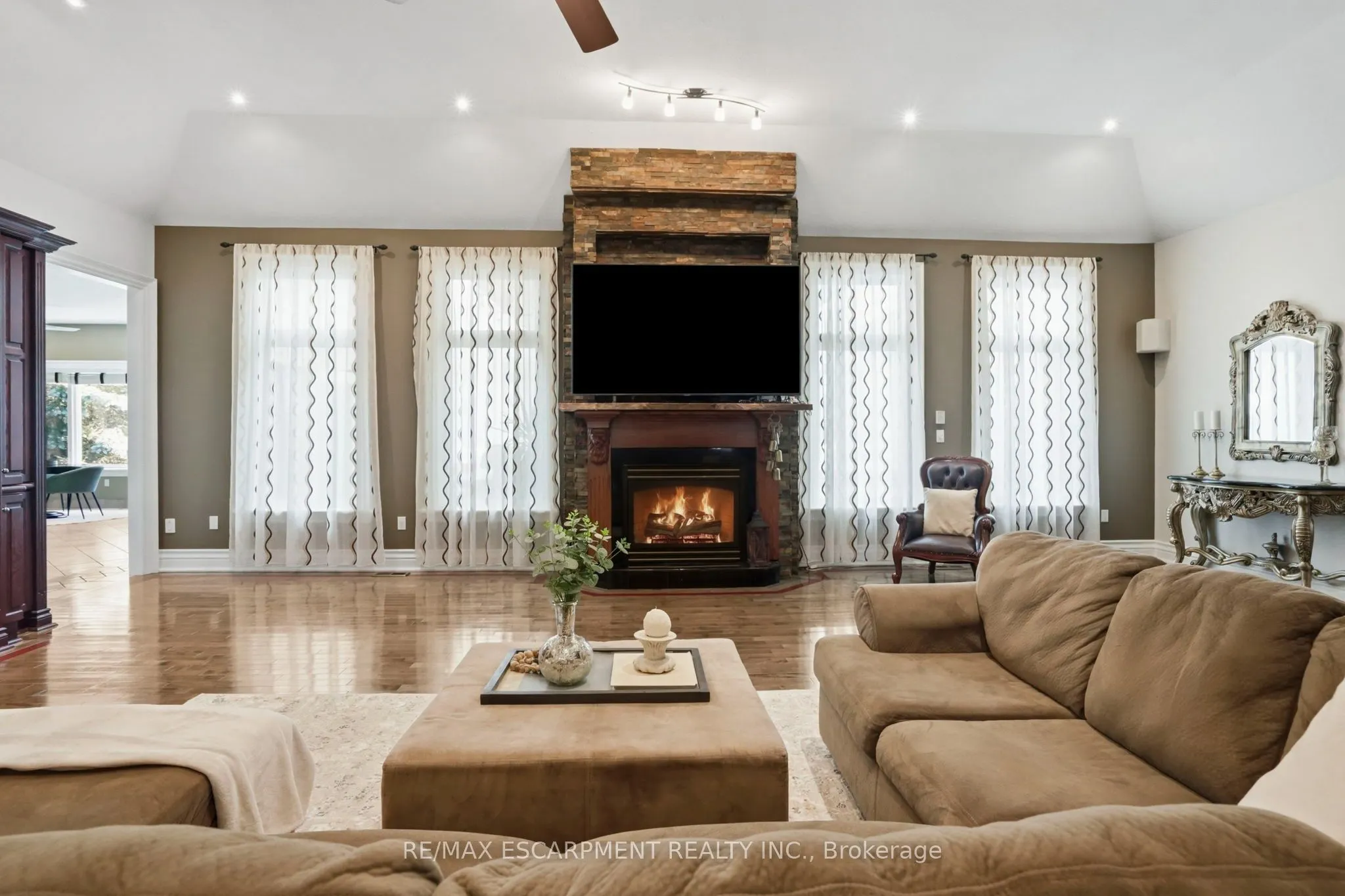 11 Palomino Drive