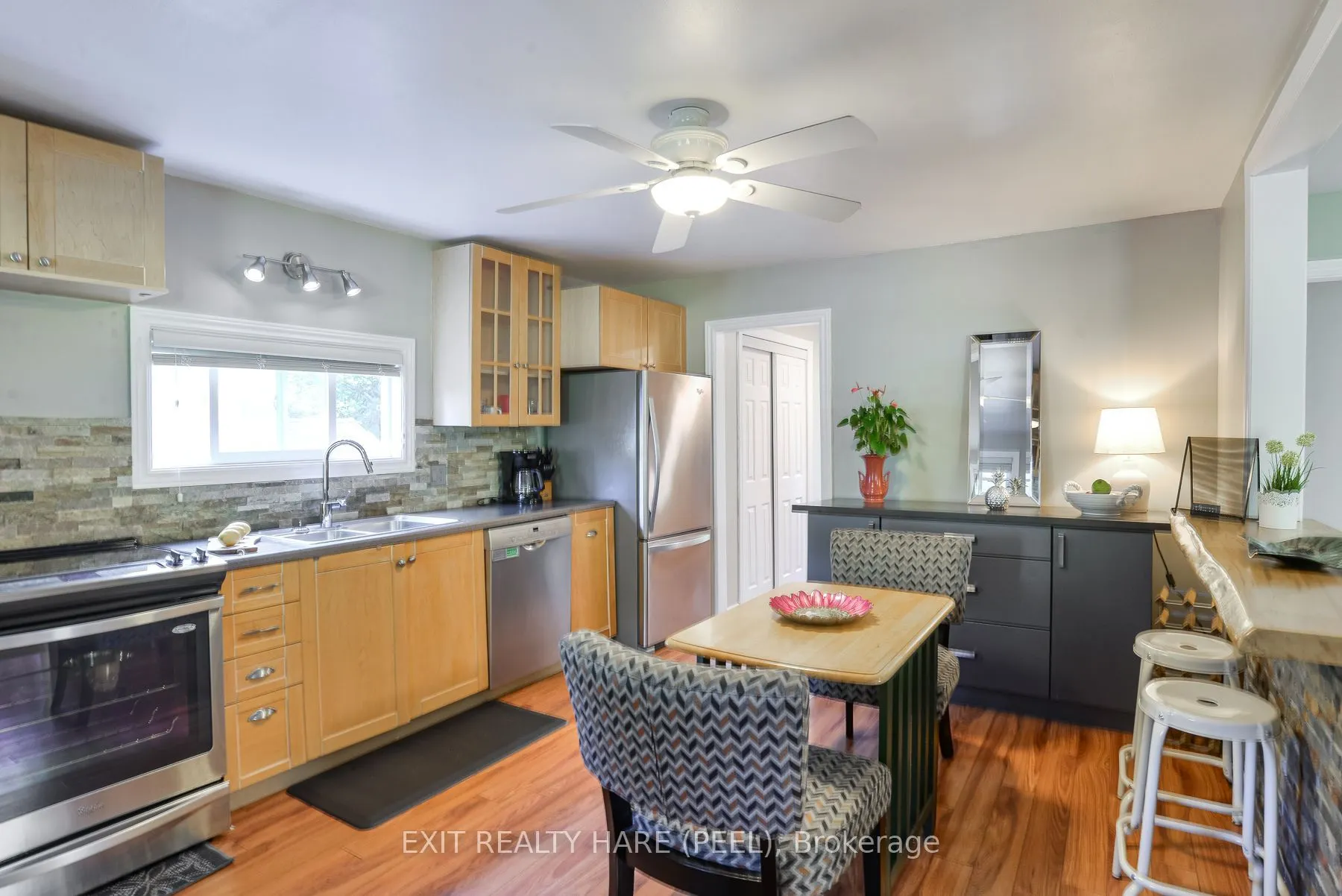 1082 Lambert Road