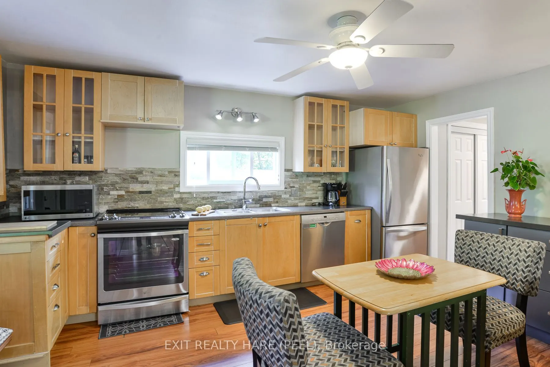 1082 Lambert Road