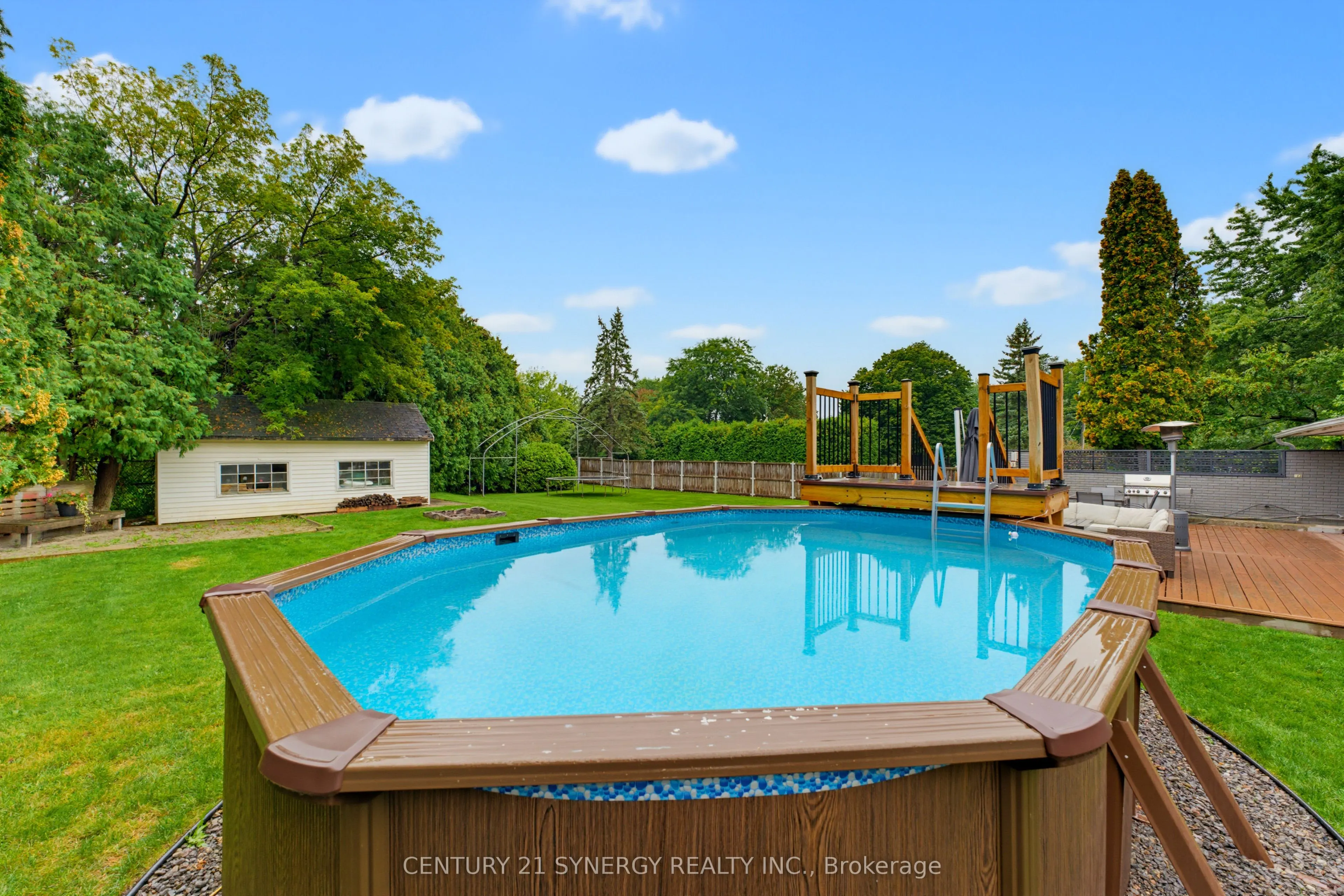10 Honey Gables Drive