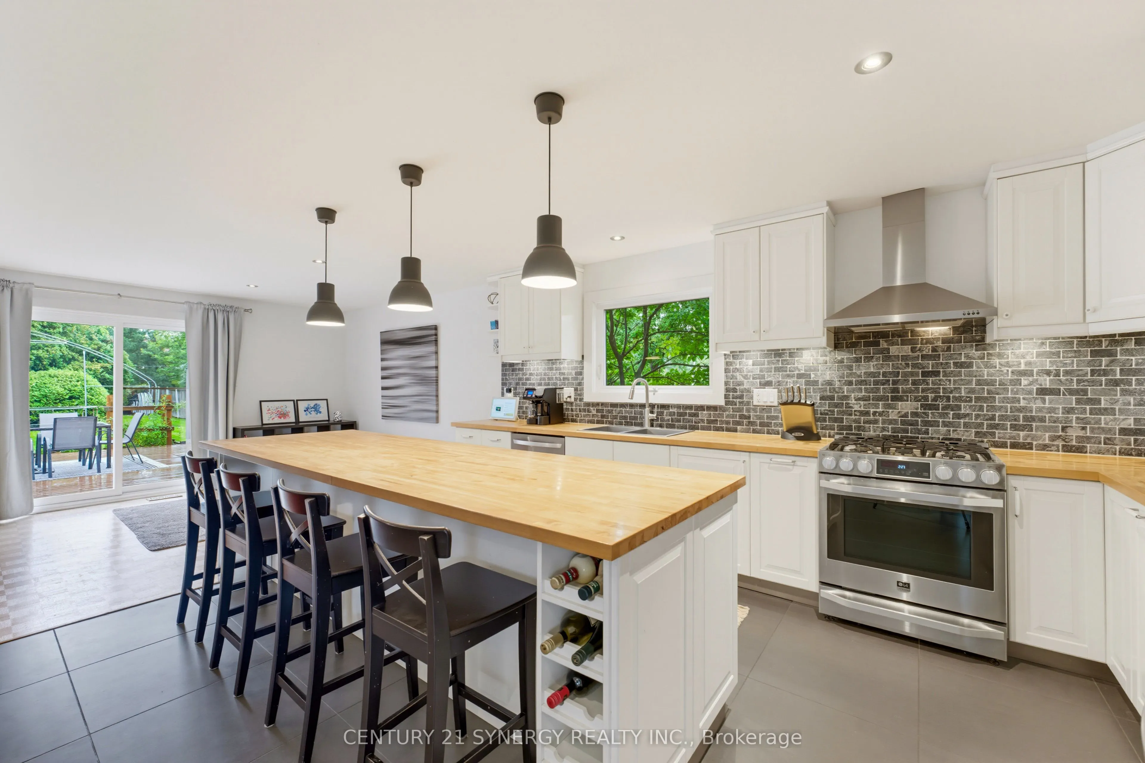 10 Honey Gables Drive