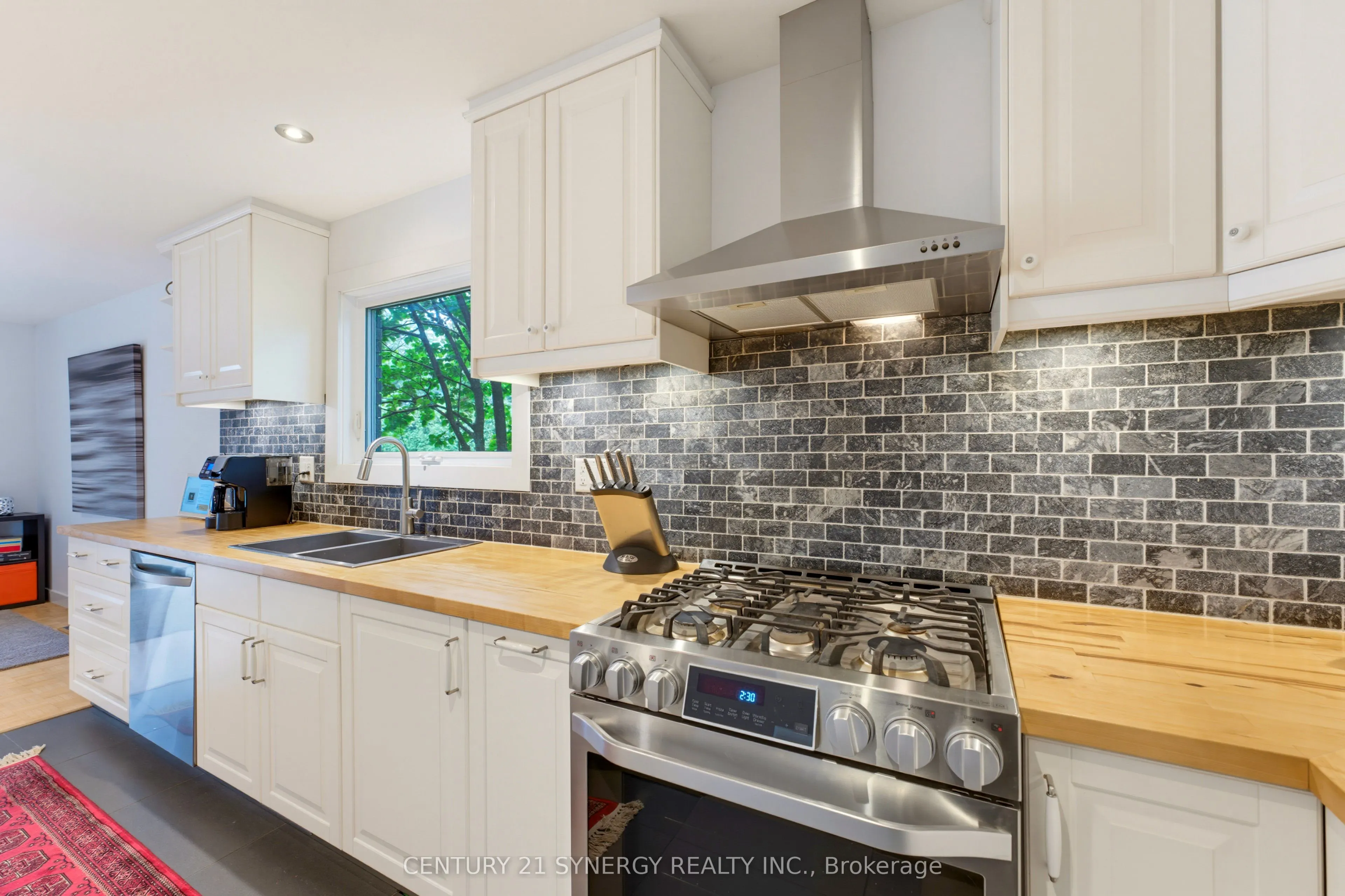 10 Honey Gables Drive