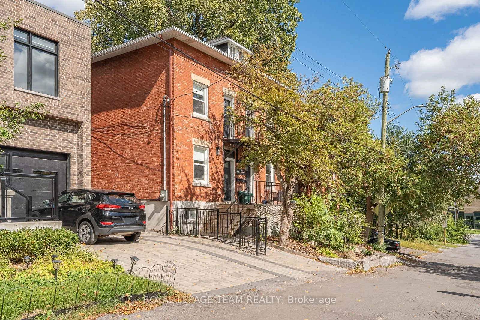 447 - 449 Green Avenue