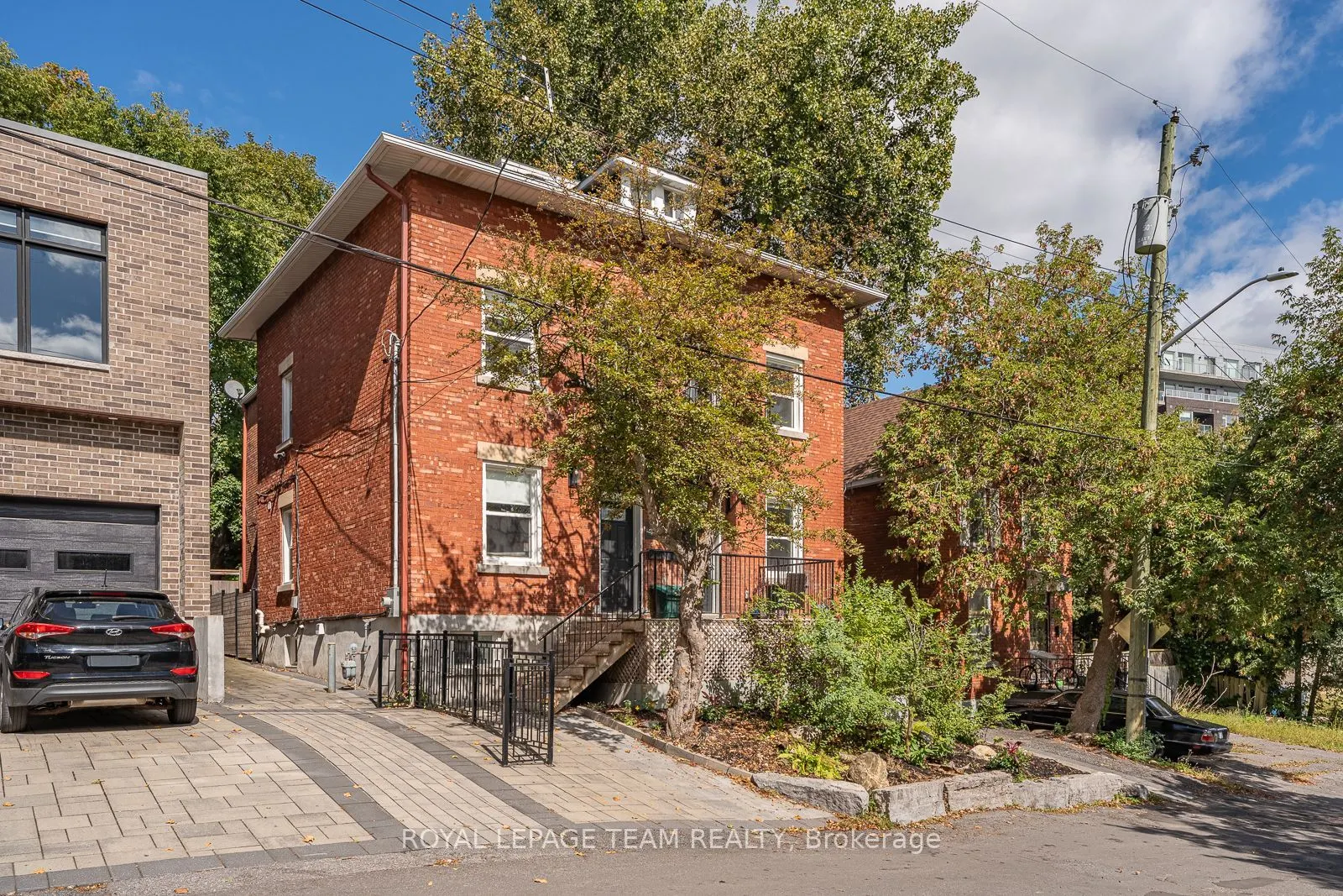 447 - 449 Green Avenue