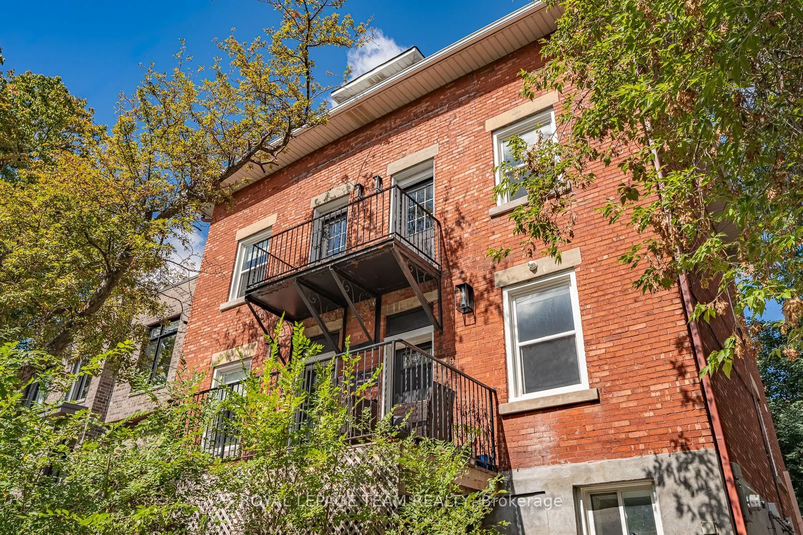 447 - 449 Green Avenue
