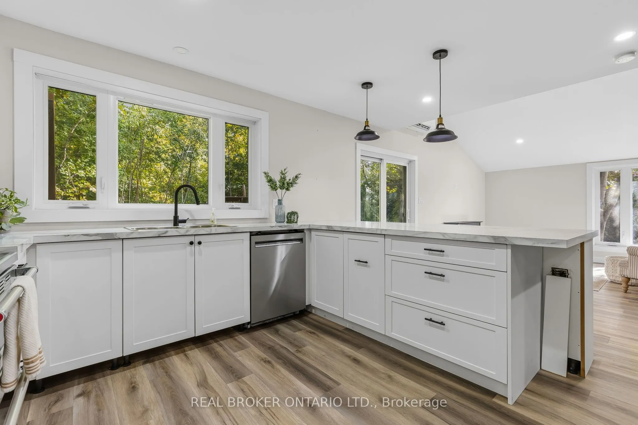806 Richardson Road