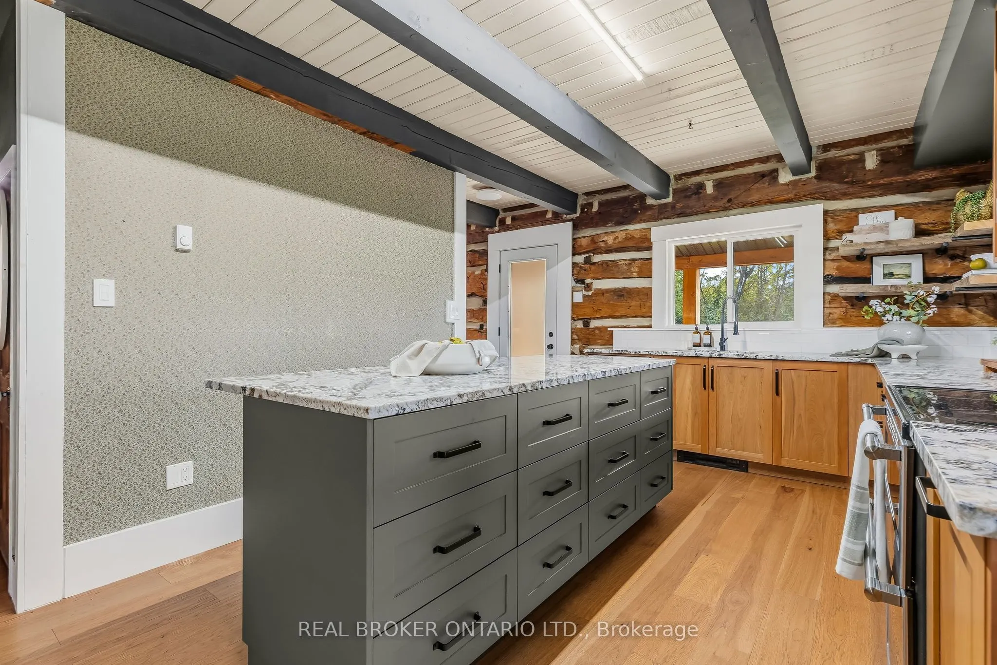 806 Richardson Road