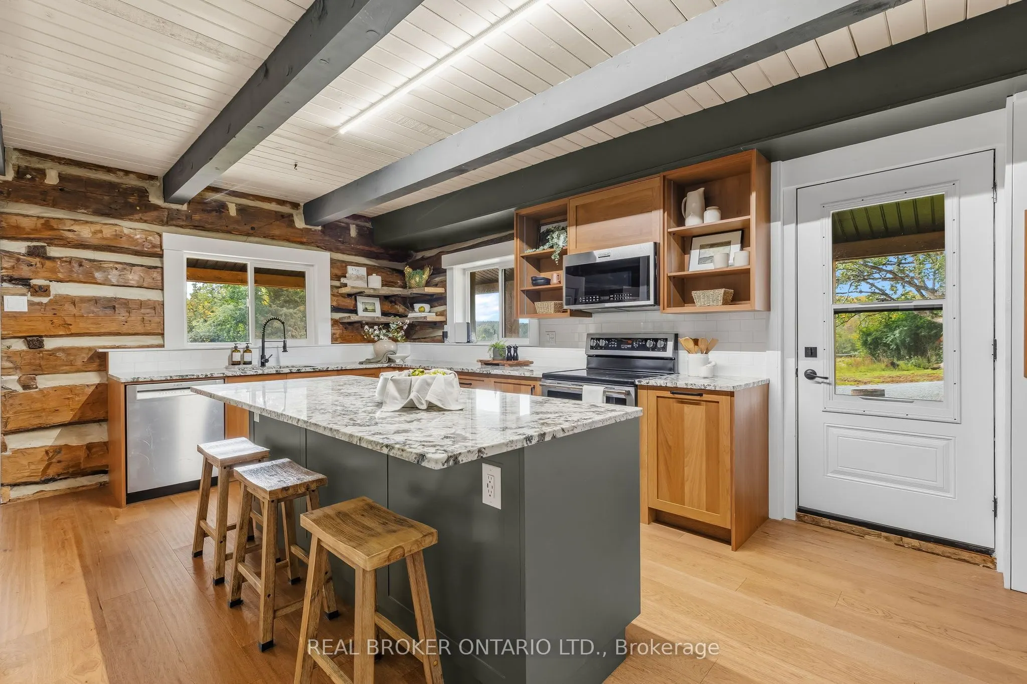 806 Richardson Road