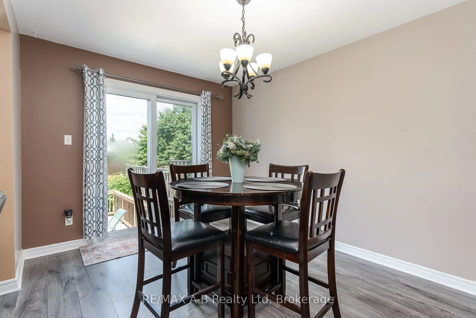 108 Walsh Crescent