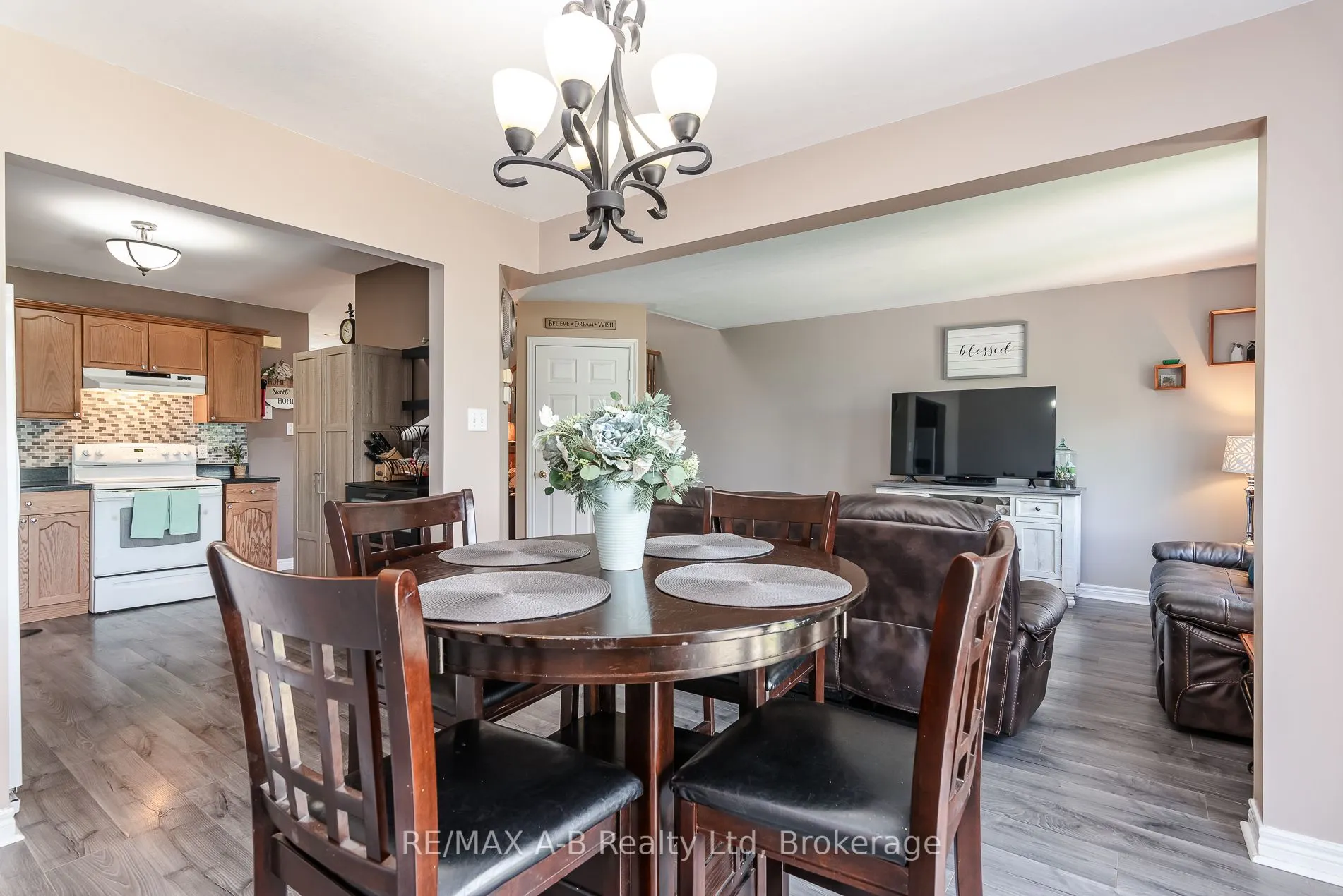 108 Walsh Crescent