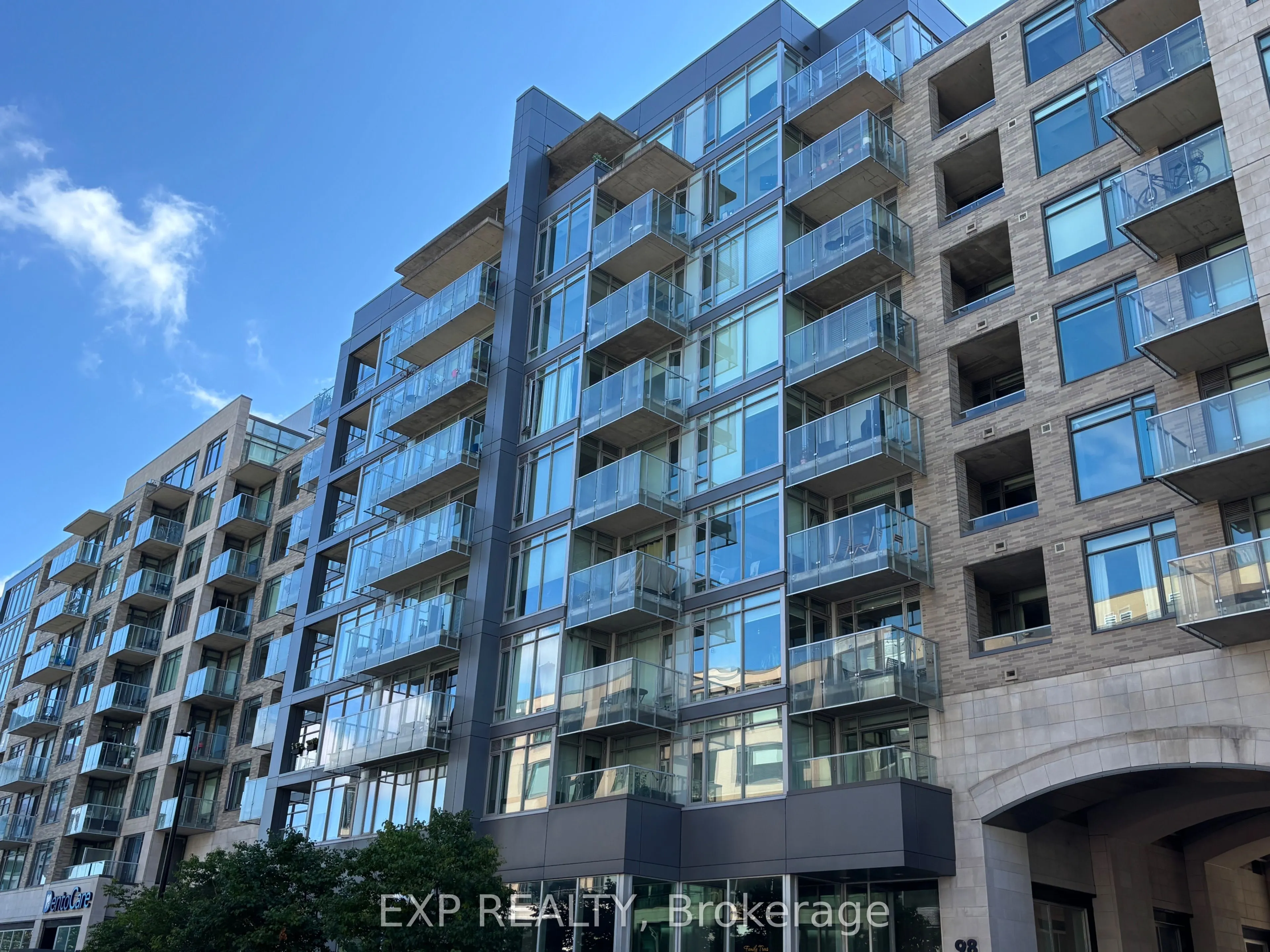 98 Richmond Road #208