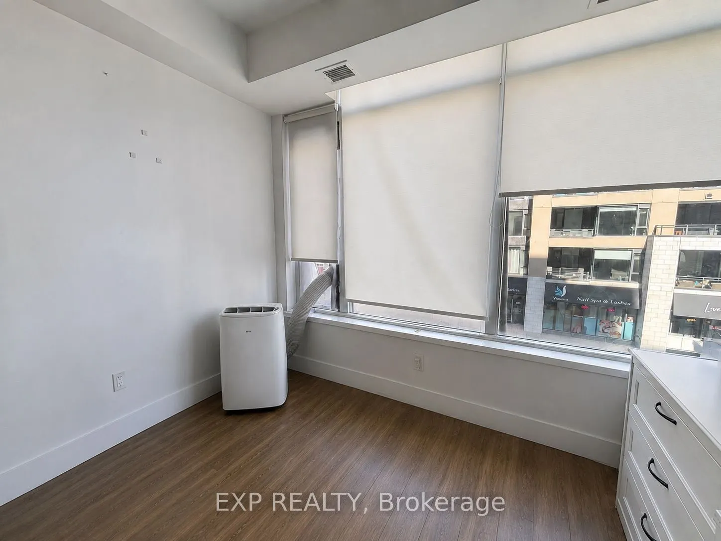 98 Richmond Road #208