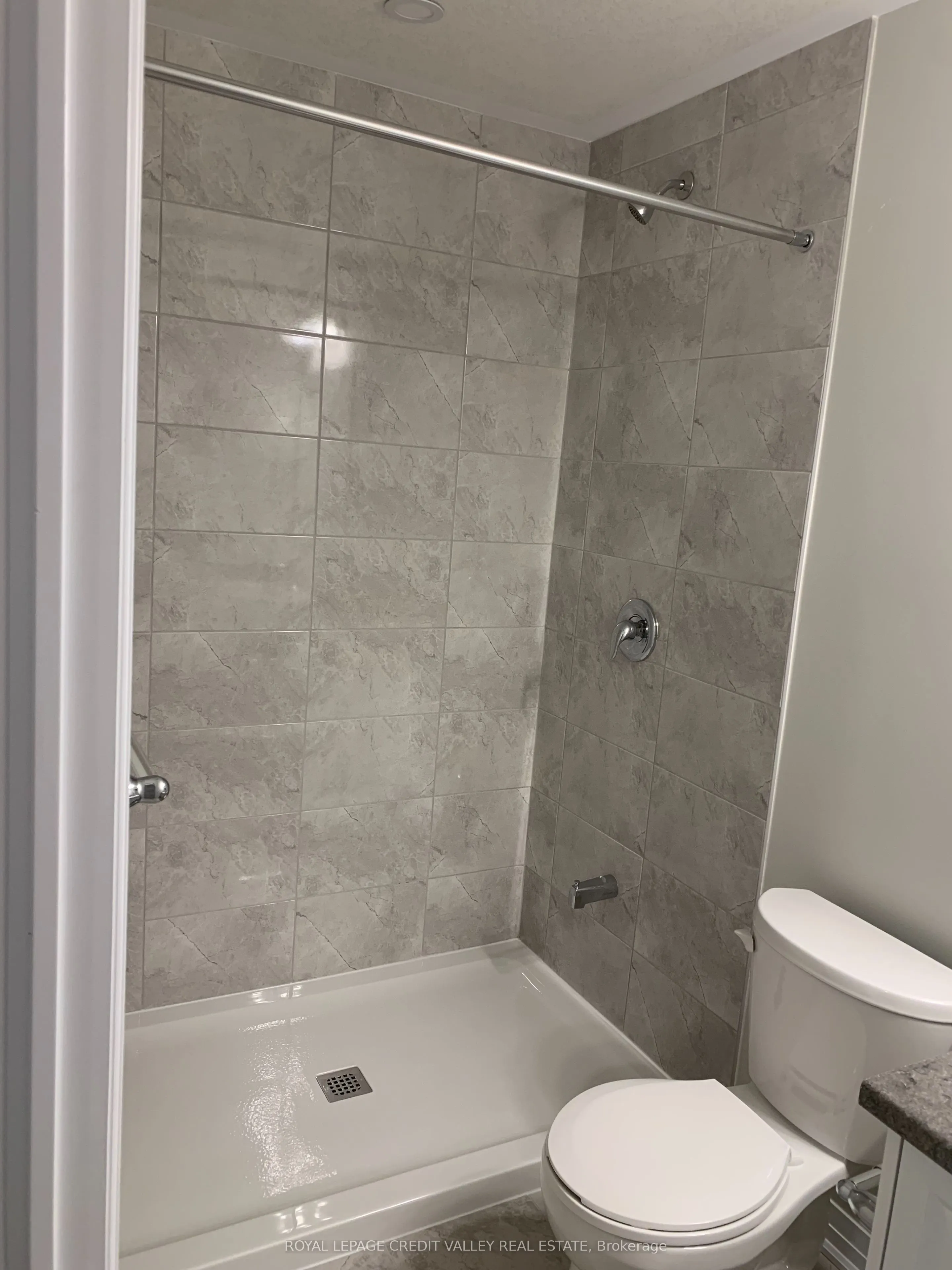 25 Isherwood Avenue E #13