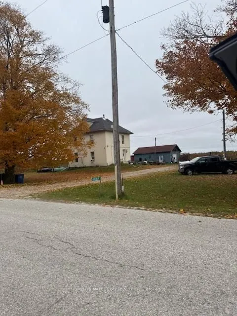 476407 3rd Line