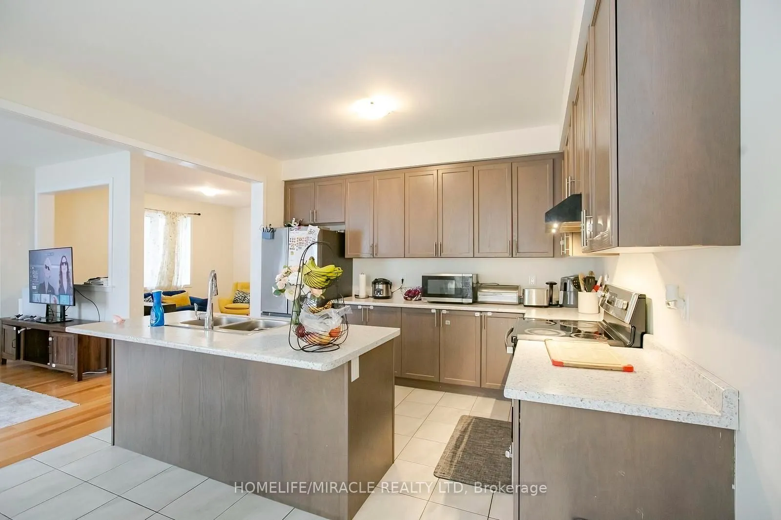 106 Higgins Avenue