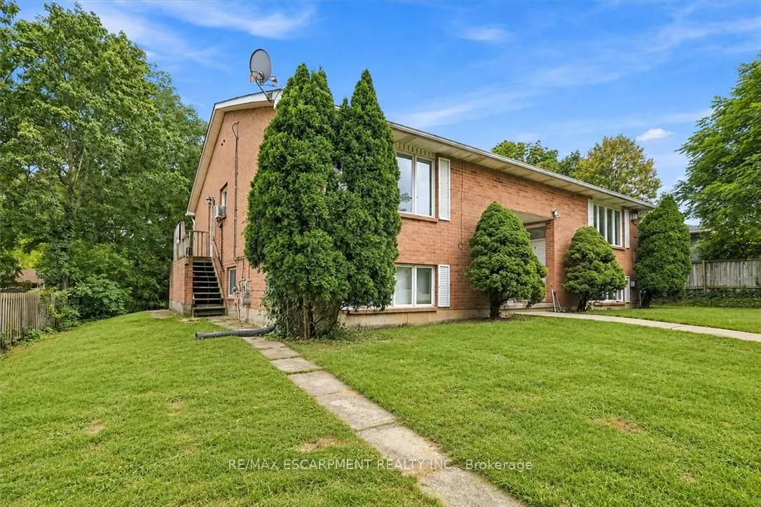 26 Renfrew Street E