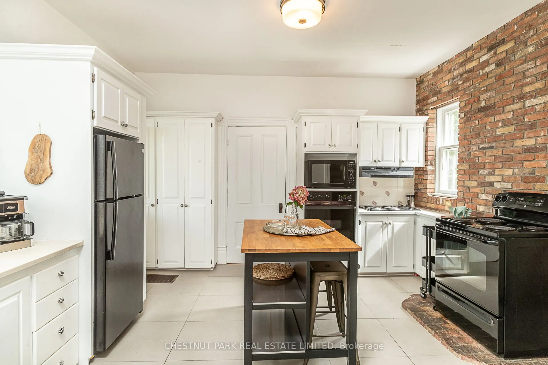 13435 Loyalist Parkway