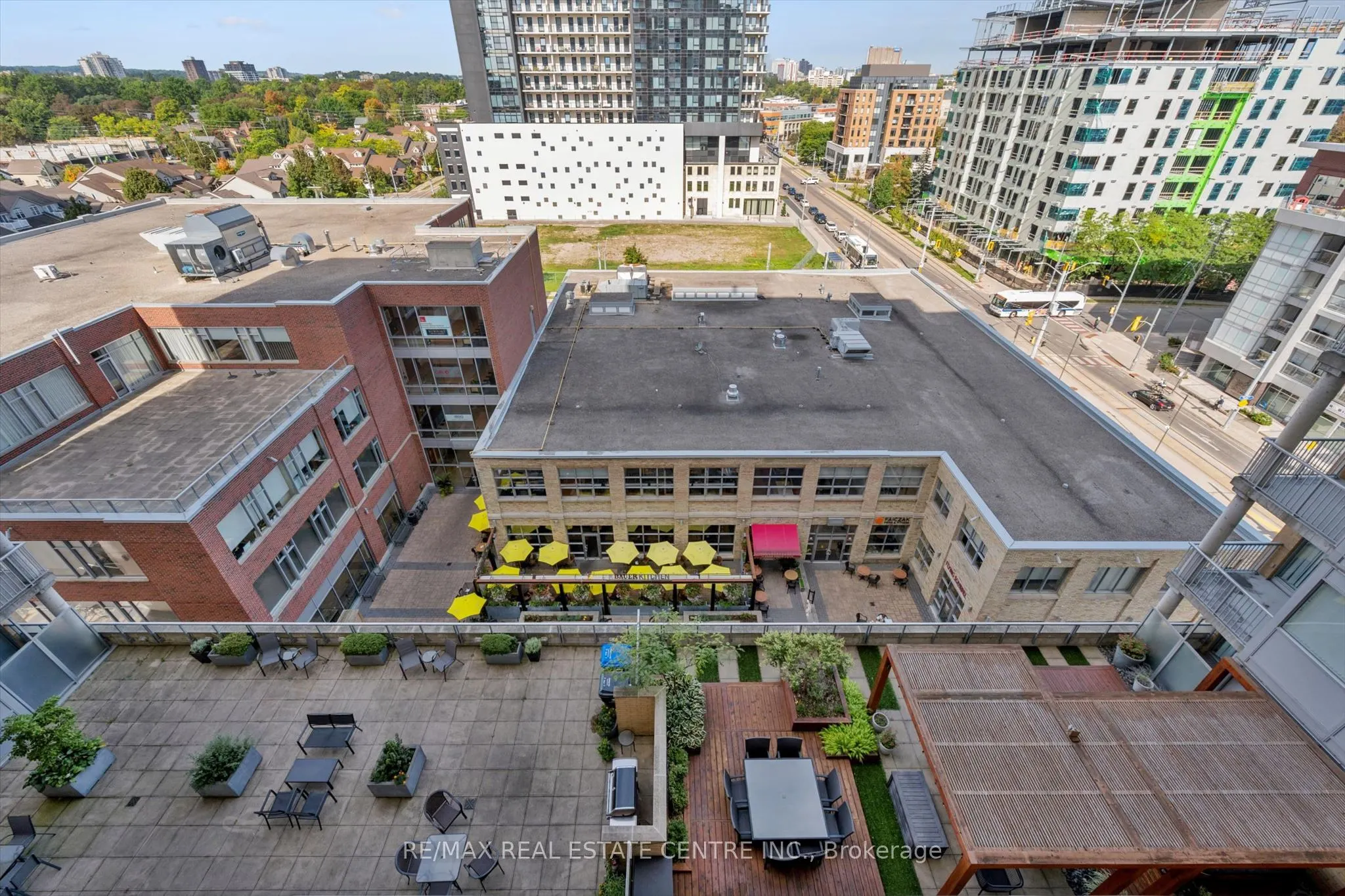 191 King Street S #802