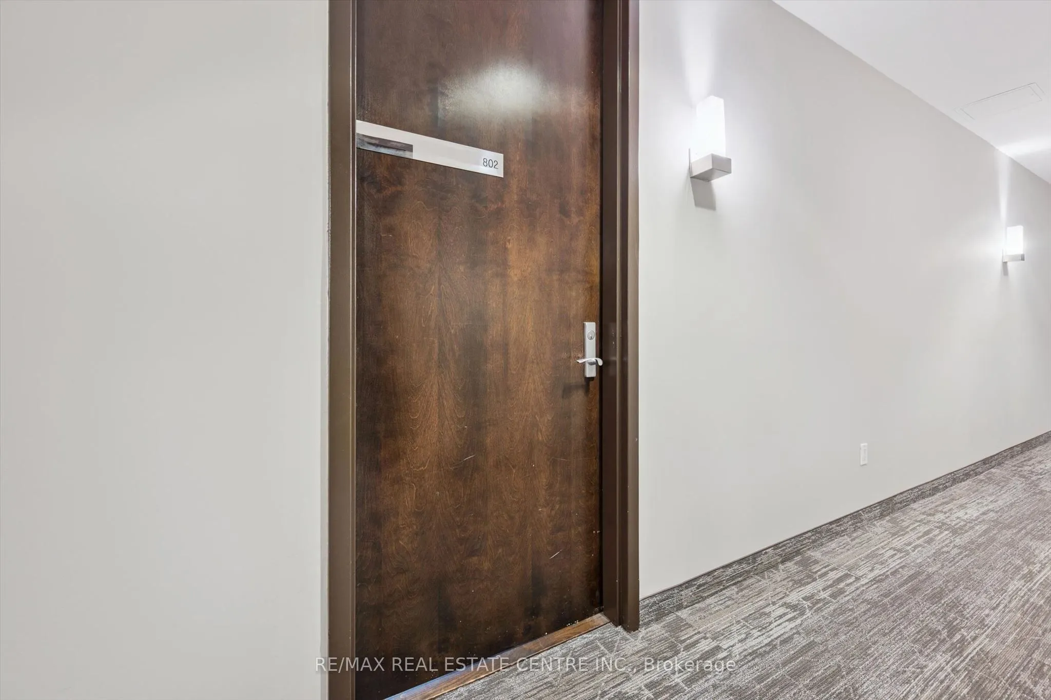 191 King Street S #802