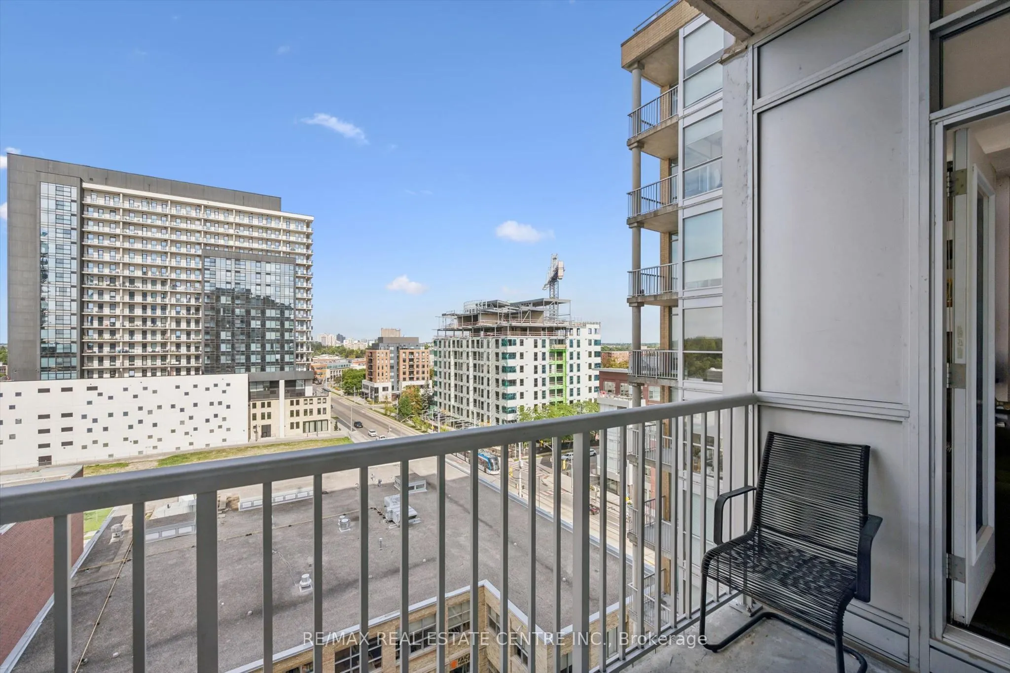 191 King Street S #802