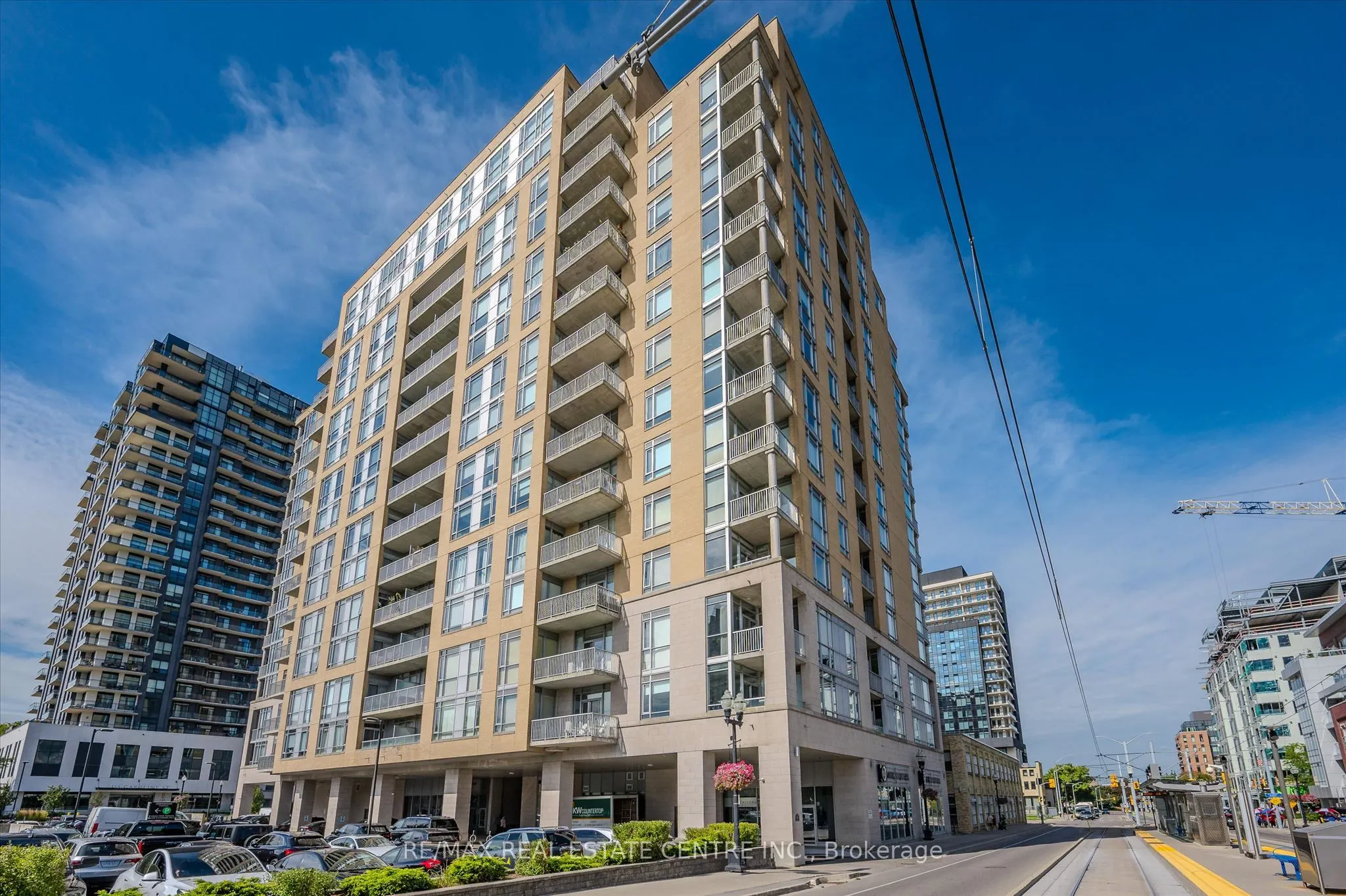 191 King Street S #802