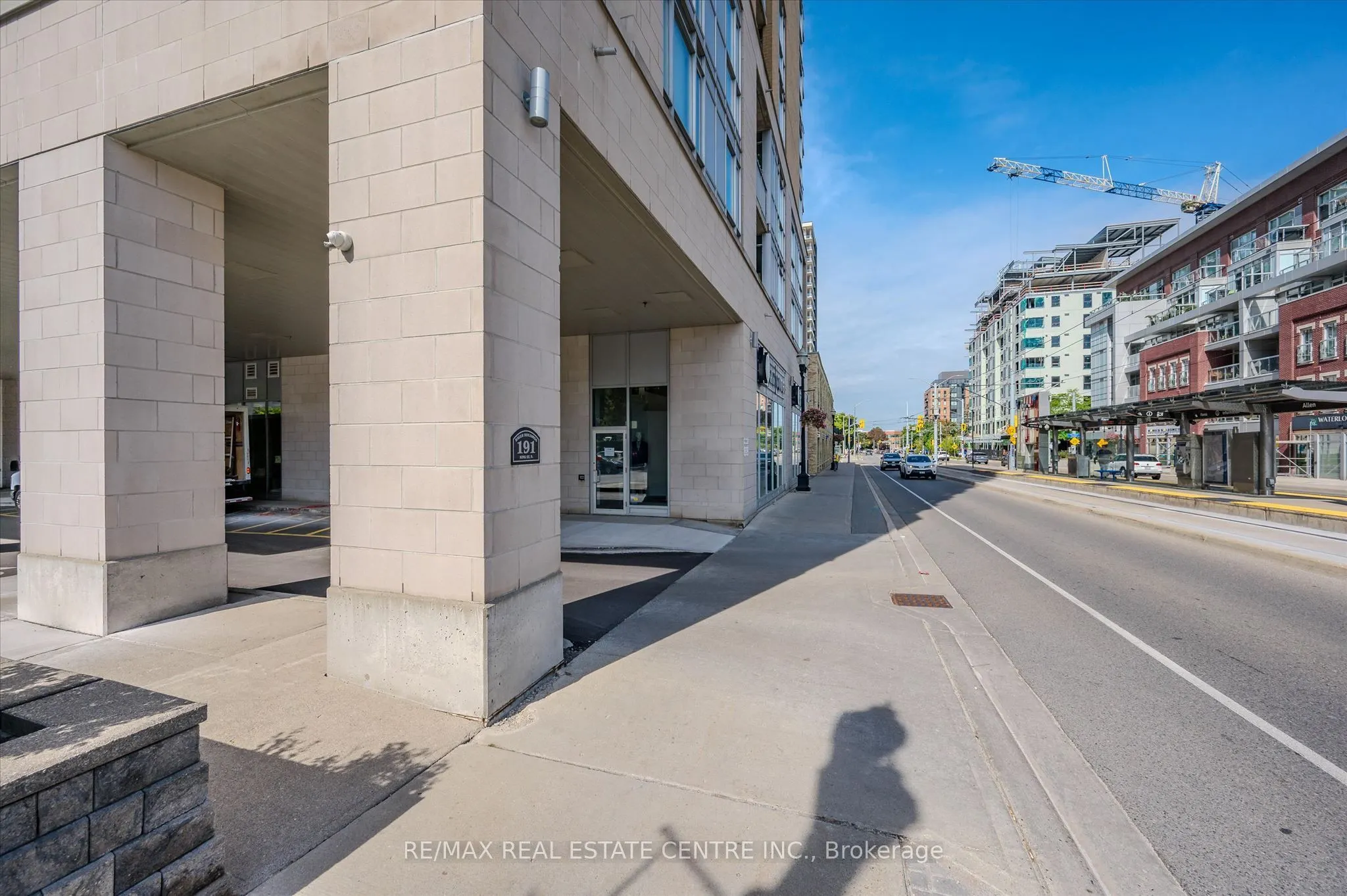 191 King Street S #802
