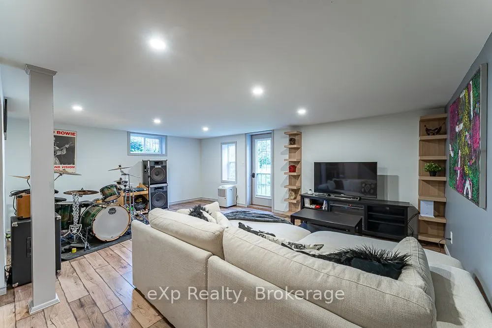 15 HOWDENVALE Road